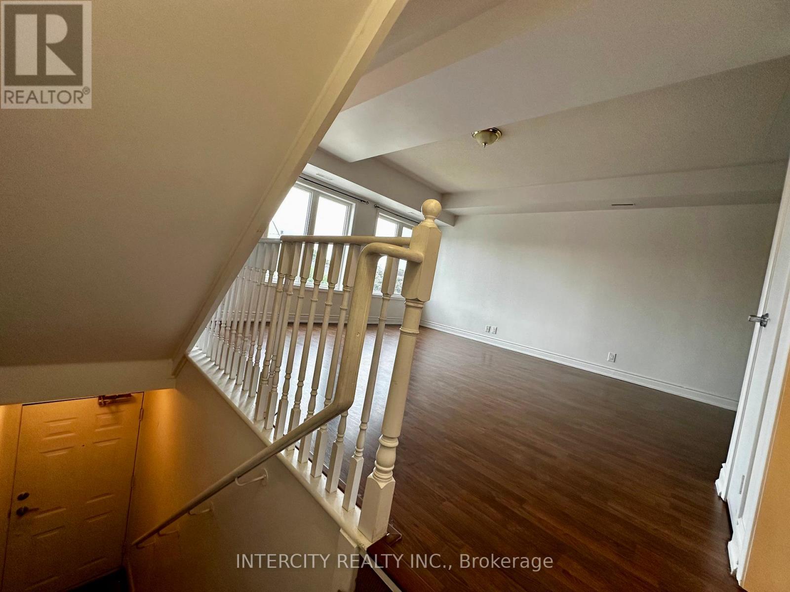 206 - 25 Richgrove Drive, Toronto, Ontario  M9R 0A3 - Photo 4 - W12583610