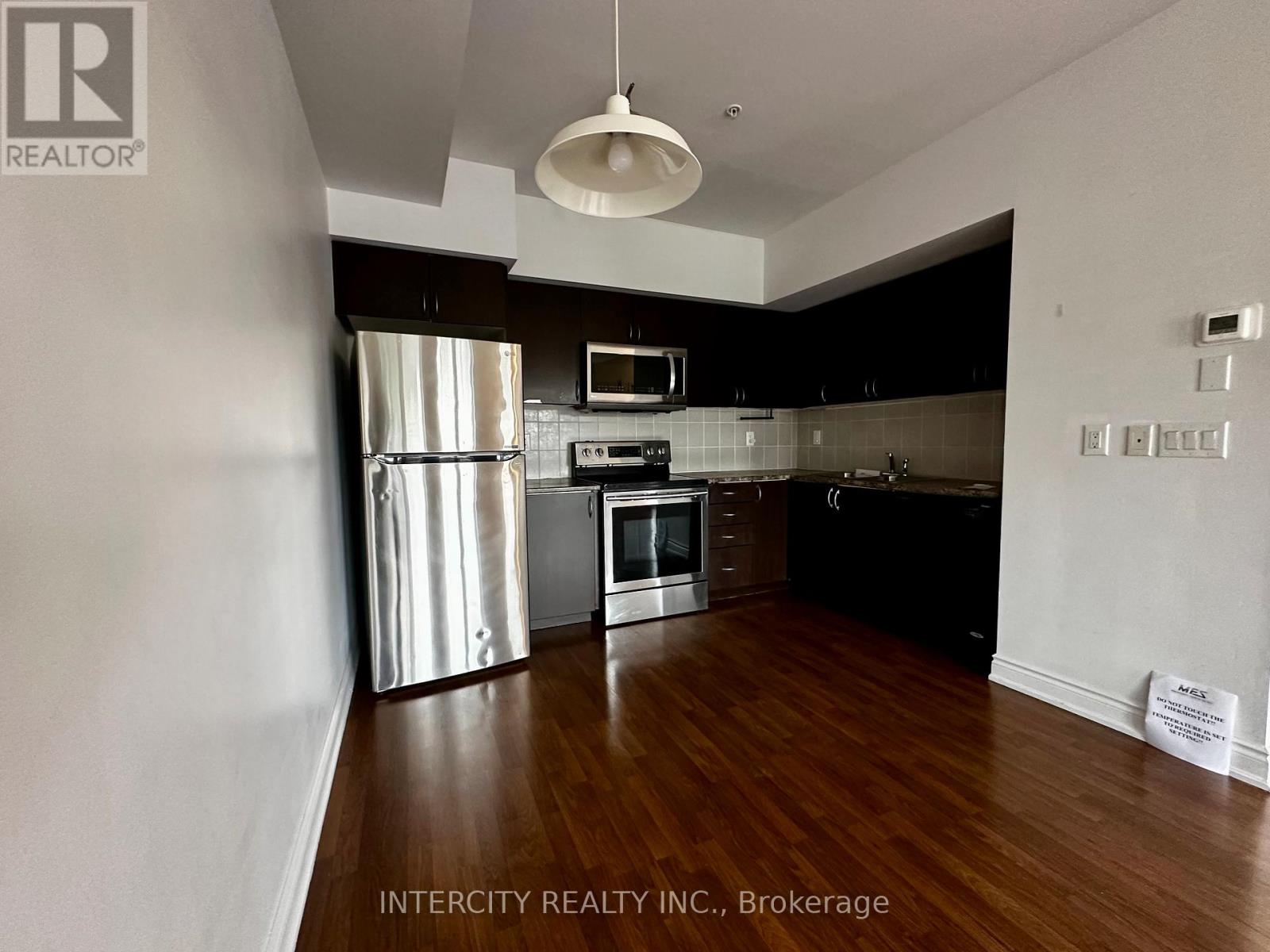 206 - 25 Richgrove Drive, Toronto, Ontario  M9R 0A3 - Photo 8 - W12583610