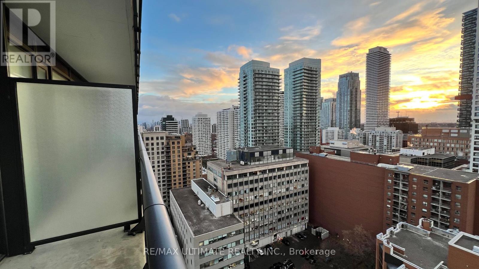 2102 - 161 Roehampton Avenue, Toronto, Ontario  M4P 0C8 - Photo 32 - C12436284