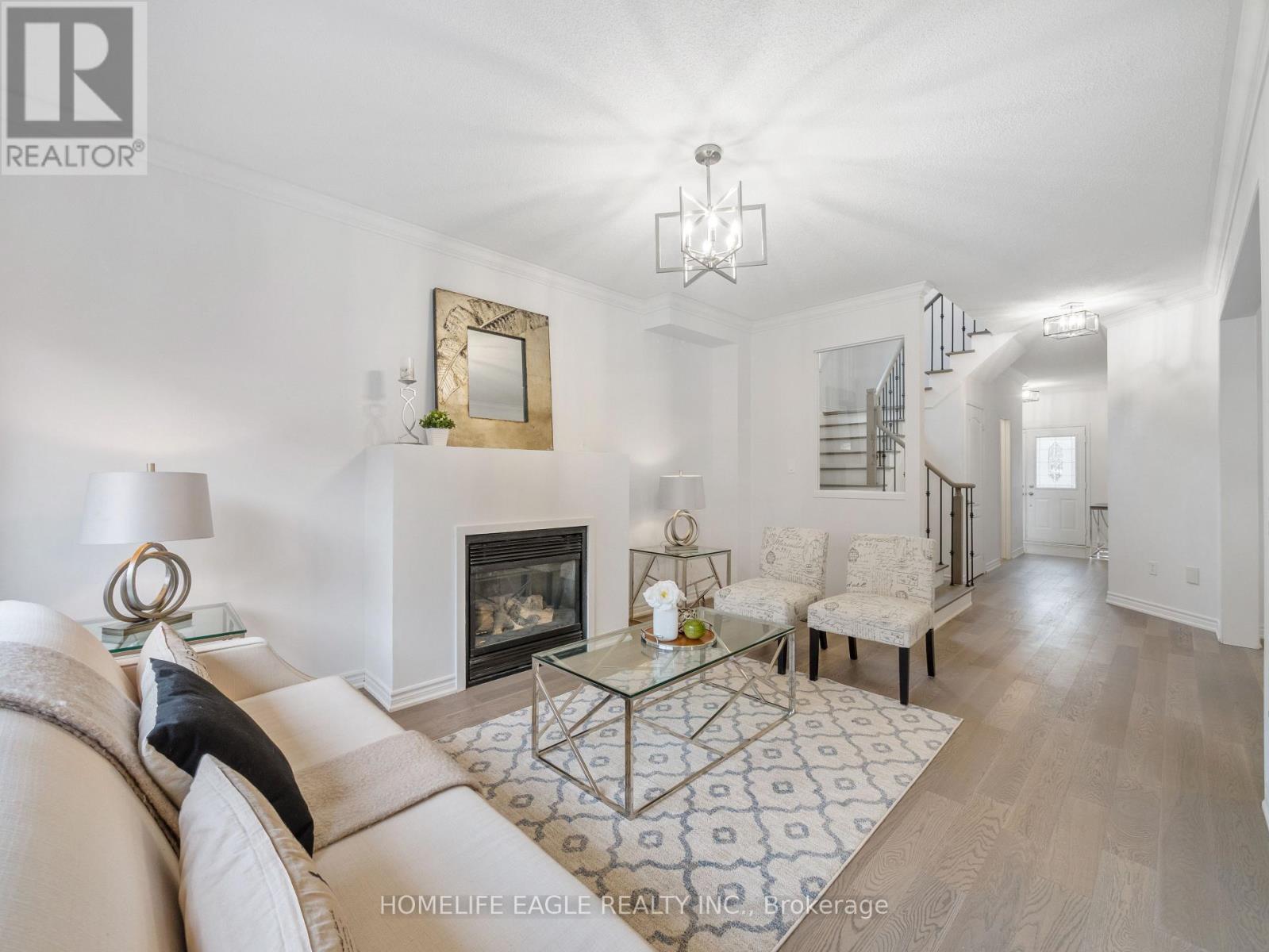 90 Barnwood Drive, Richmond Hill, Ontario  L4E 5A2 - Photo 11 - N12582408