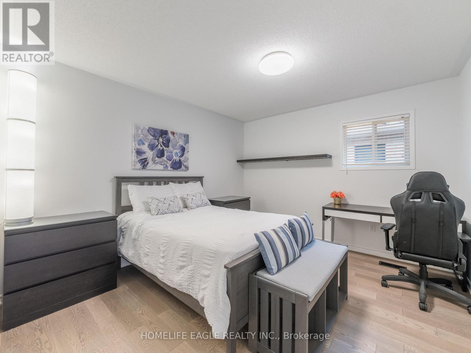 90 Barnwood Drive, Richmond Hill, Ontario  L4E 5A2 - Photo 19 - N12582408