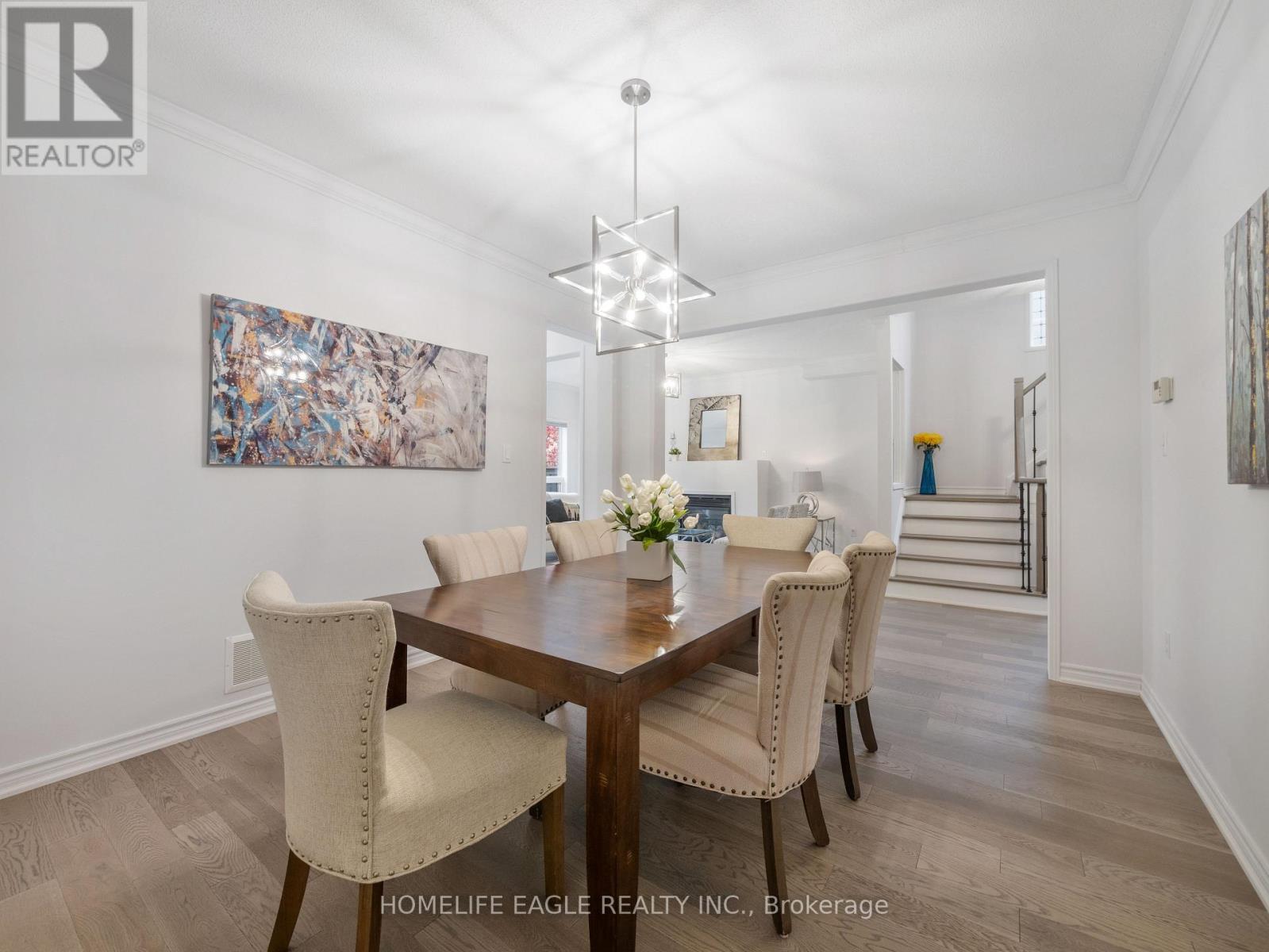 90 Barnwood Drive, Richmond Hill, Ontario  L4E 5A2 - Photo 8 - N12582408