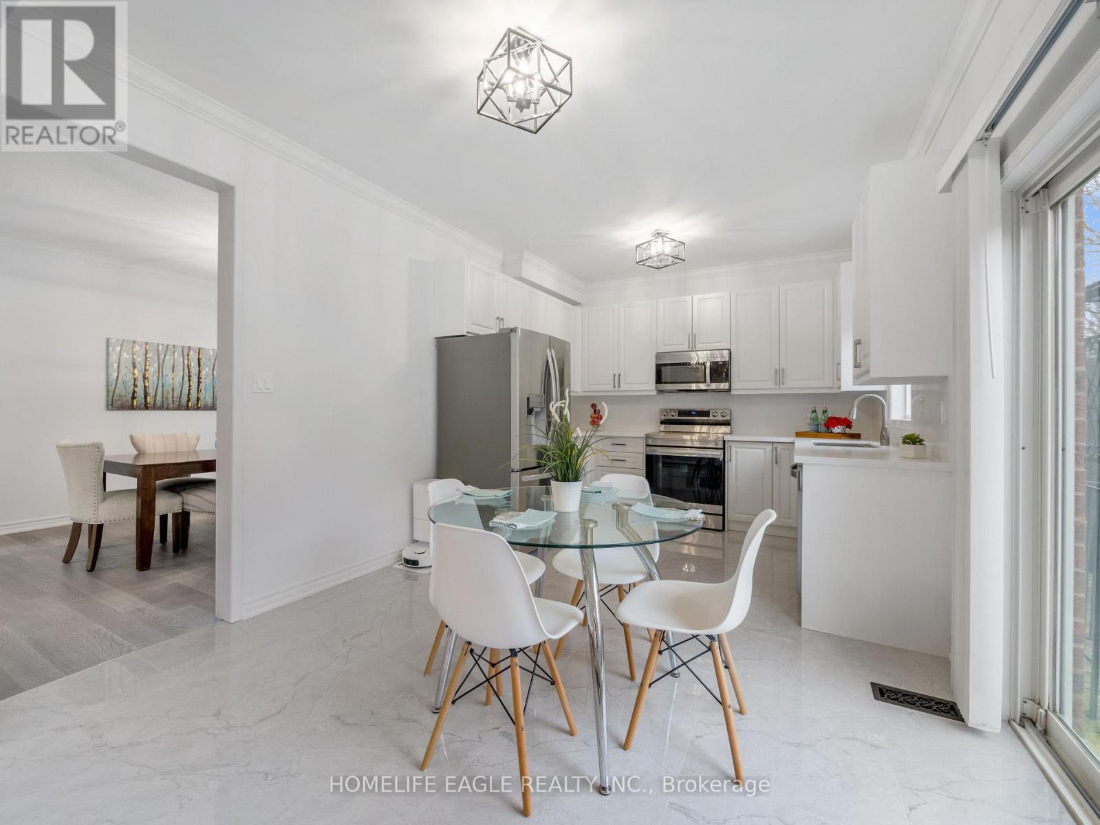 90 Barnwood Drive, Richmond Hill, Ontario  L4E 5A2 - Photo 14 - N12582408