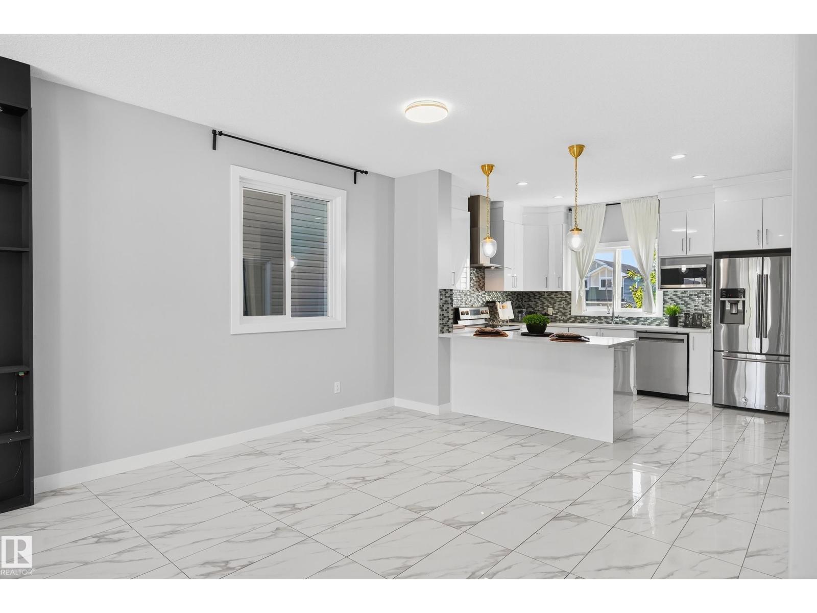 4710 35 St, Beaumont, Alberta  T4X 2Y4 - Photo 4 - E4459198