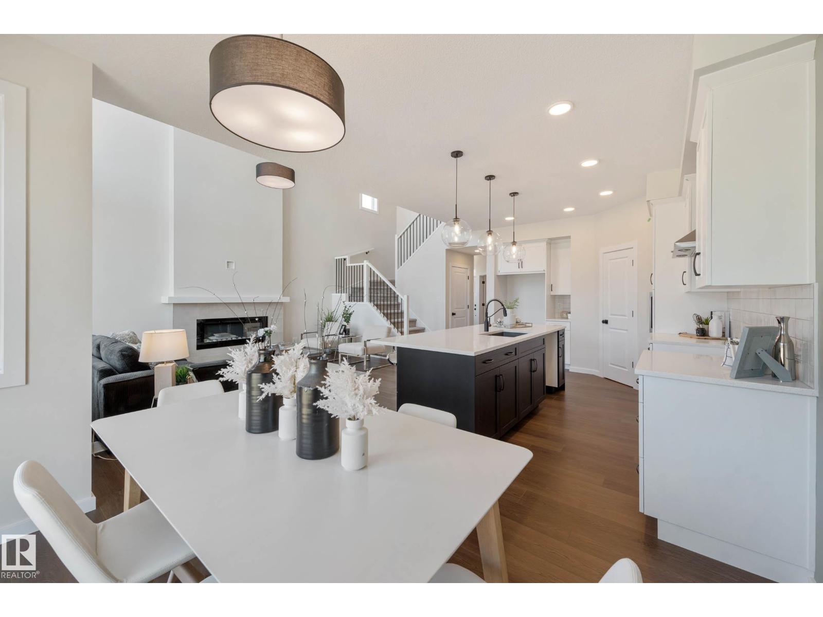 8136 230 Street Nw, Edmonton, Alberta  T5T 7Y1 - Photo 4 - E4463365