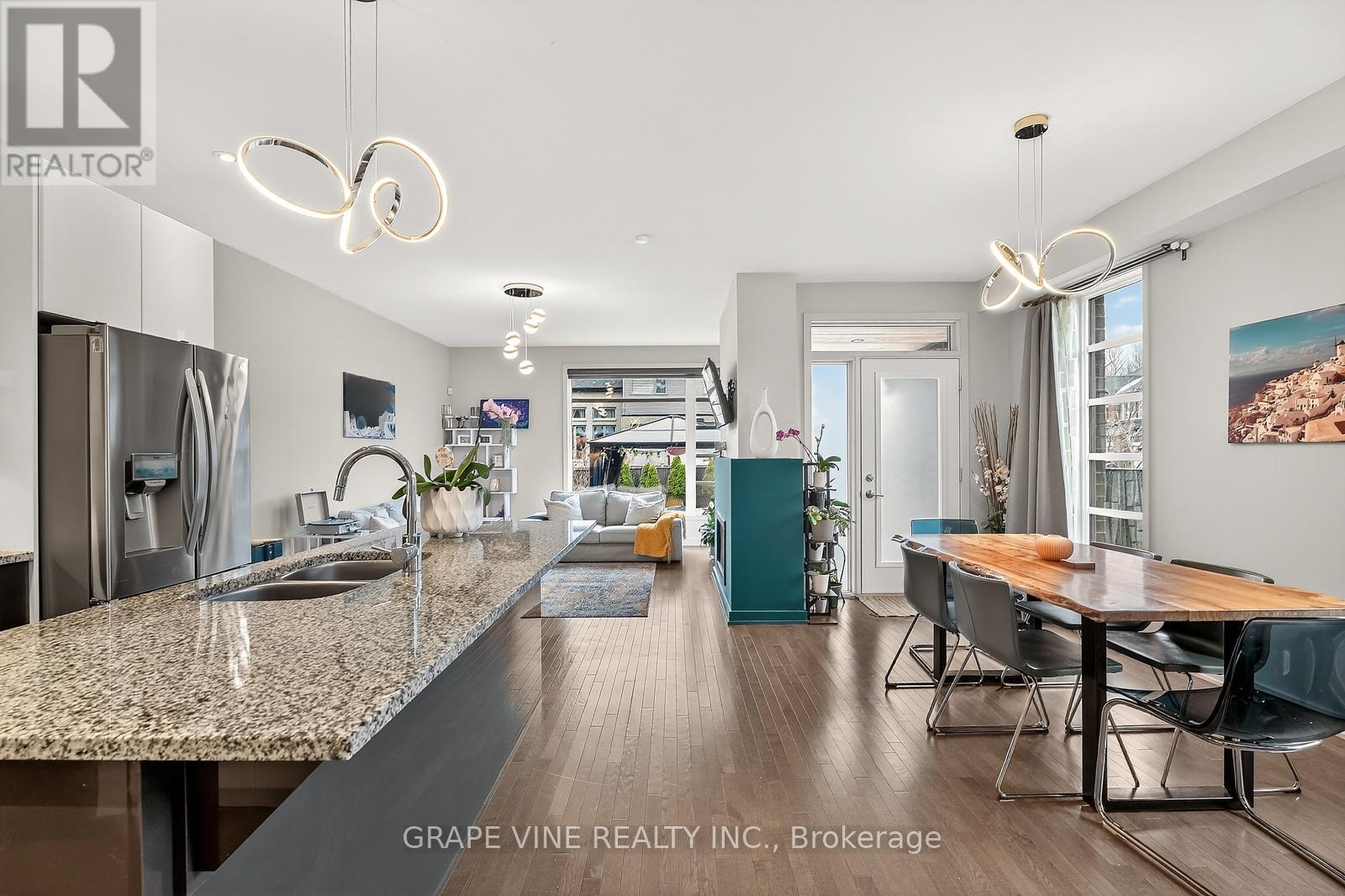 145 Larimar Circle, Ottawa, Ontario K1X 0B6 - Photo 7 - X12583696