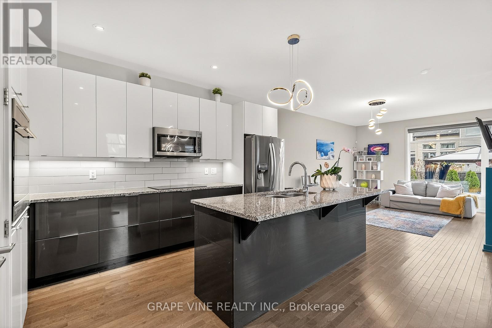 145 Larimar Circle, Ottawa, Ontario K1X 0B6 - Photo 8 - X12583696