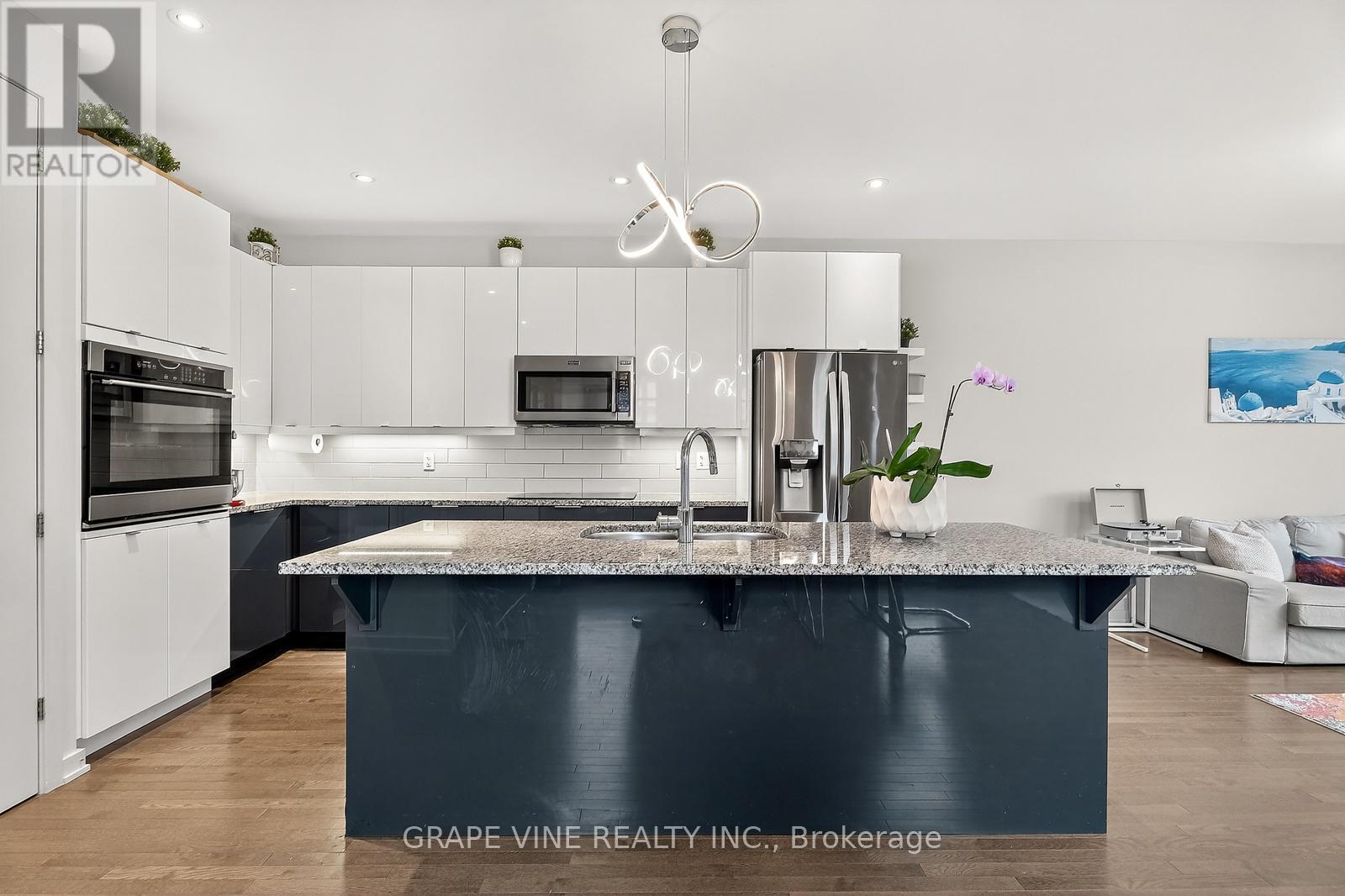 145 Larimar Circle, Ottawa, Ontario K1X 0B6 - Photo 9 - X12583696