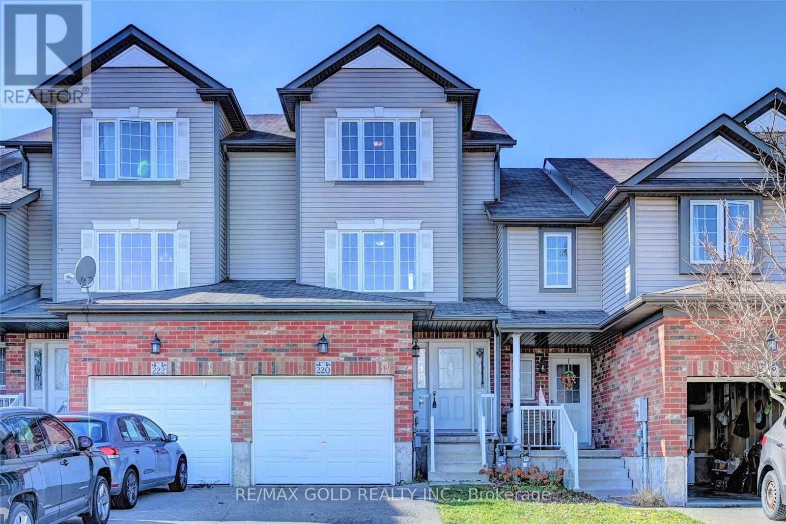 220 WESTMEADOW DRIVE, Kitchener, Ontario