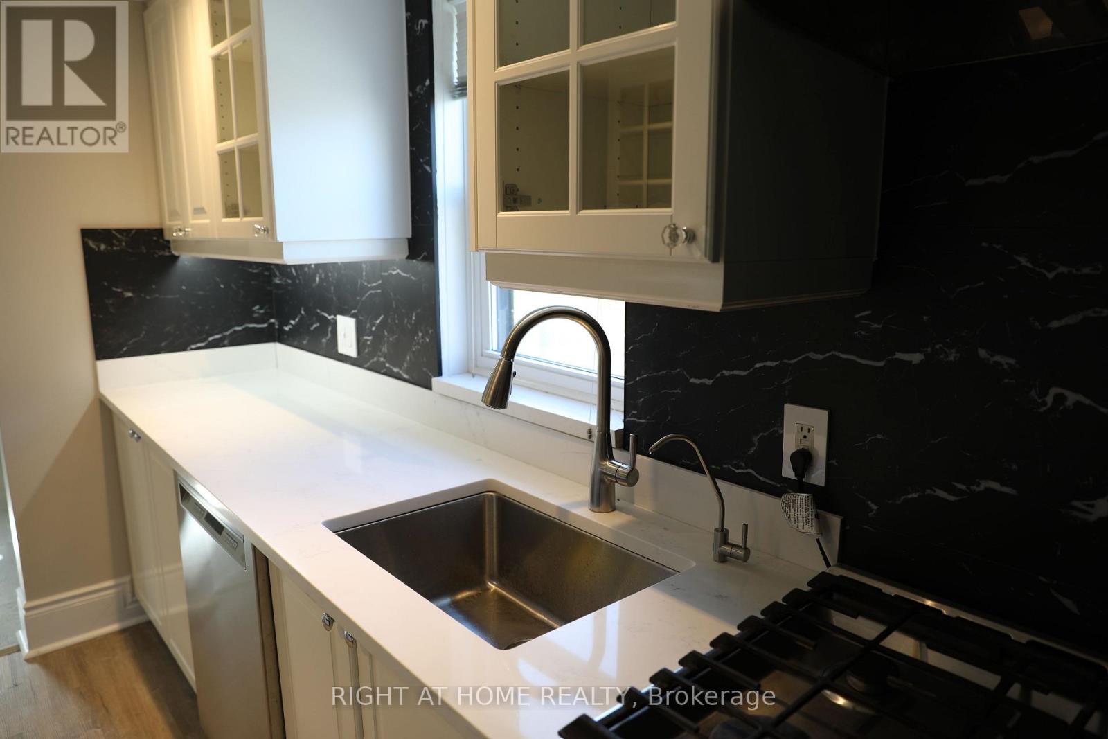 876 Queenston Road, Niagara-On-The-Lake, Ontario  L0S 1J0 - Photo 10 - X12583564