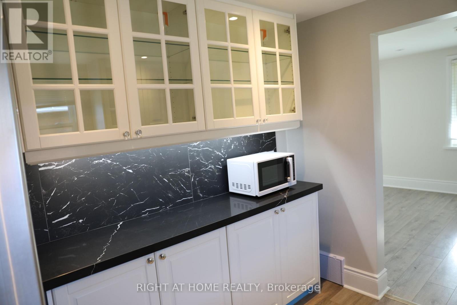 876 Queenston Road, Niagara-On-The-Lake, Ontario  L0S 1J0 - Photo 11 - X12583564