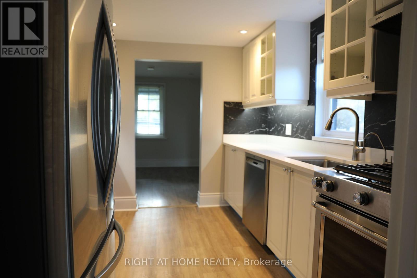 876 Queenston Road, Niagara-On-The-Lake, Ontario  L0S 1J0 - Photo 14 - X12583564