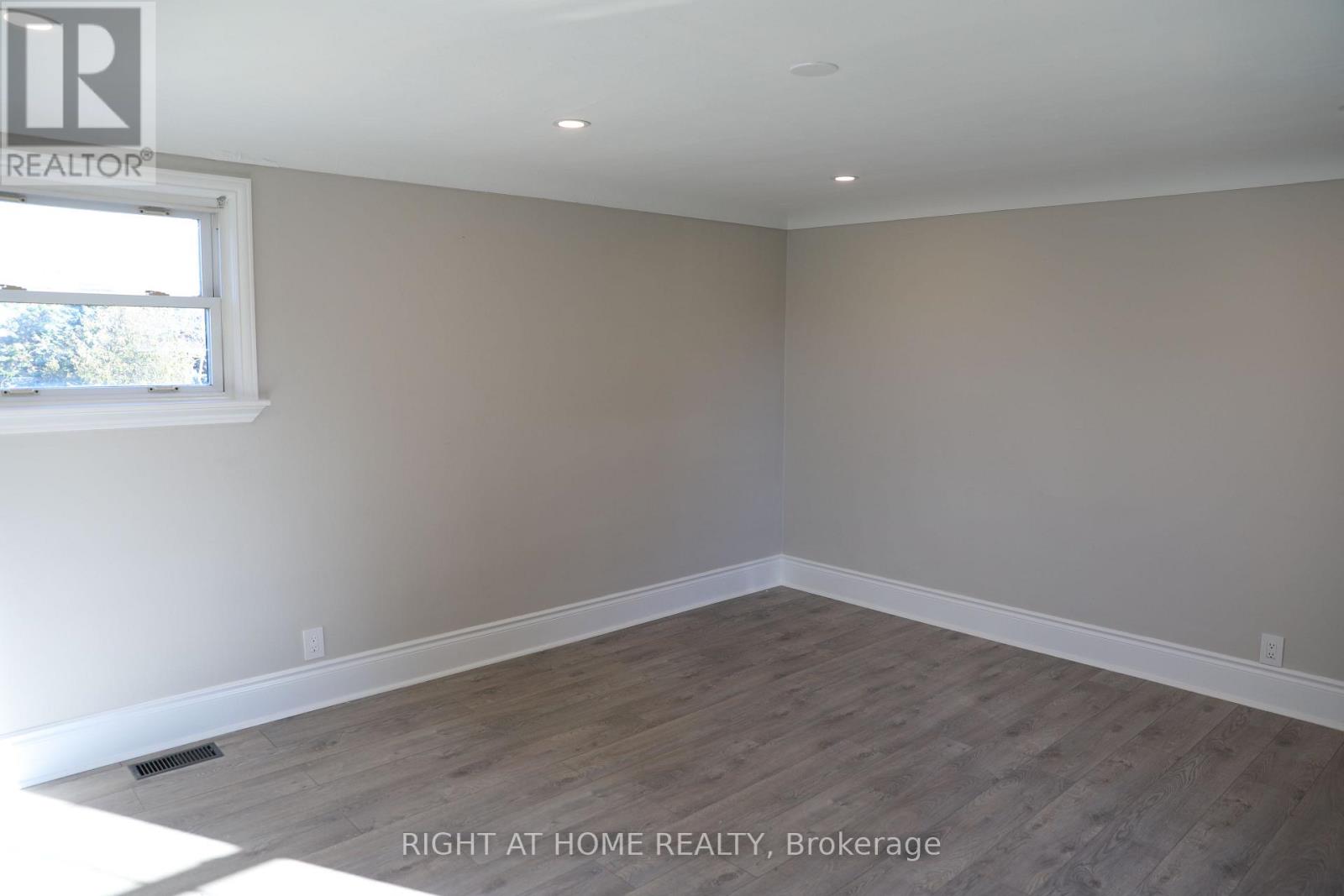 876 Queenston Road, Niagara-On-The-Lake, Ontario  L0S 1J0 - Photo 18 - X12583564