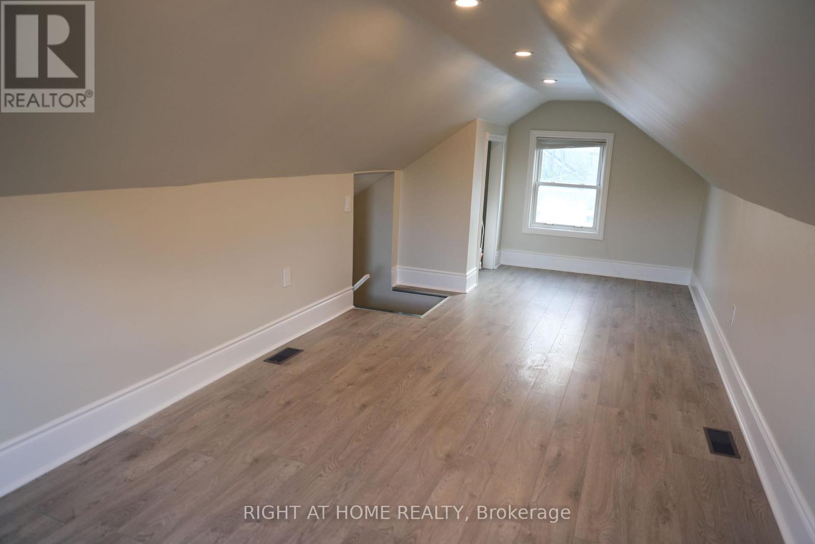 876 Queenston Road, Niagara-On-The-Lake, Ontario  L0S 1J0 - Photo 24 - X12583564