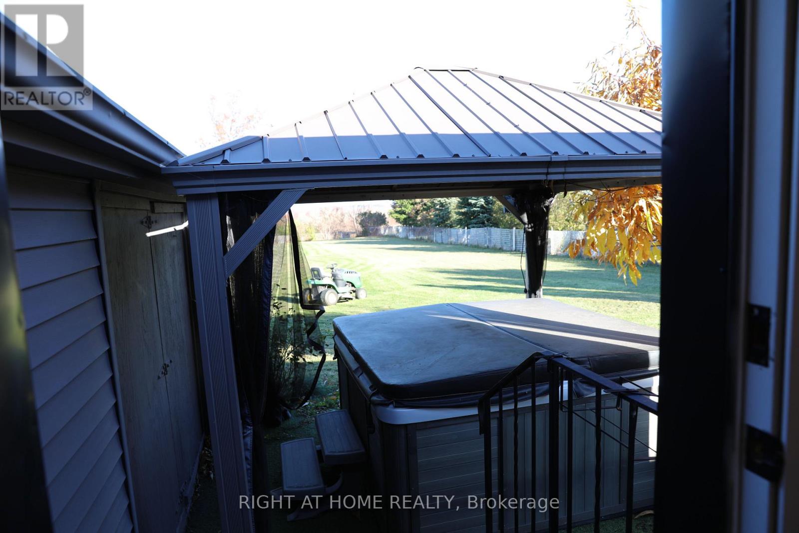 876 Queenston Road, Niagara-On-The-Lake, Ontario  L0S 1J0 - Photo 28 - X12583564