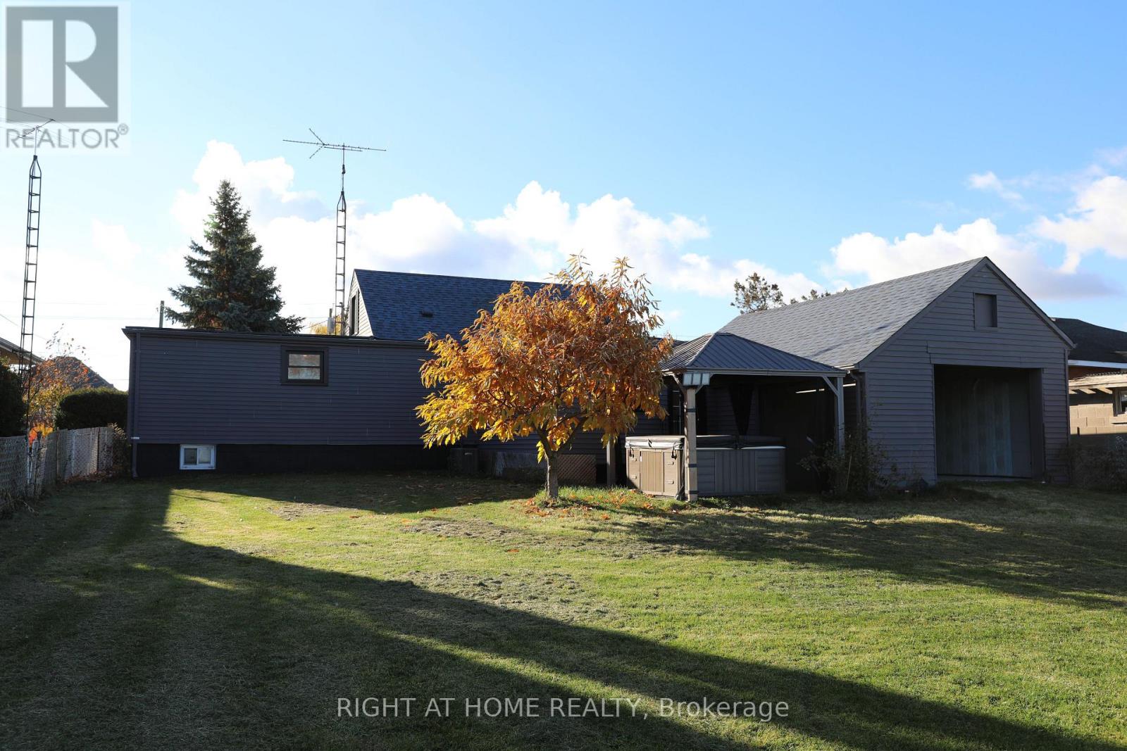 876 Queenston Road, Niagara-On-The-Lake, Ontario  L0S 1J0 - Photo 30 - X12583564