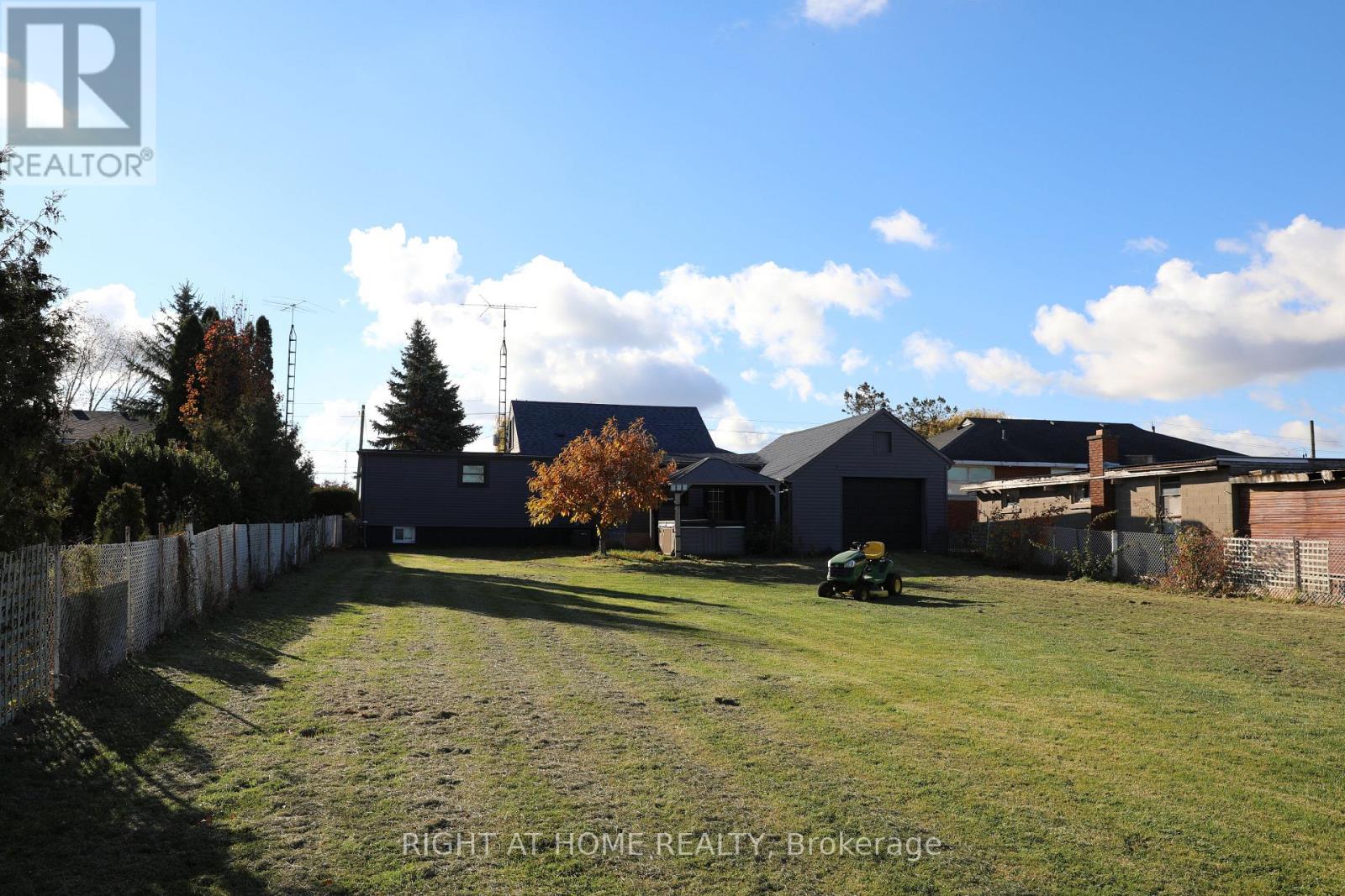 876 Queenston Road, Niagara-On-The-Lake, Ontario  L0S 1J0 - Photo 31 - X12583564