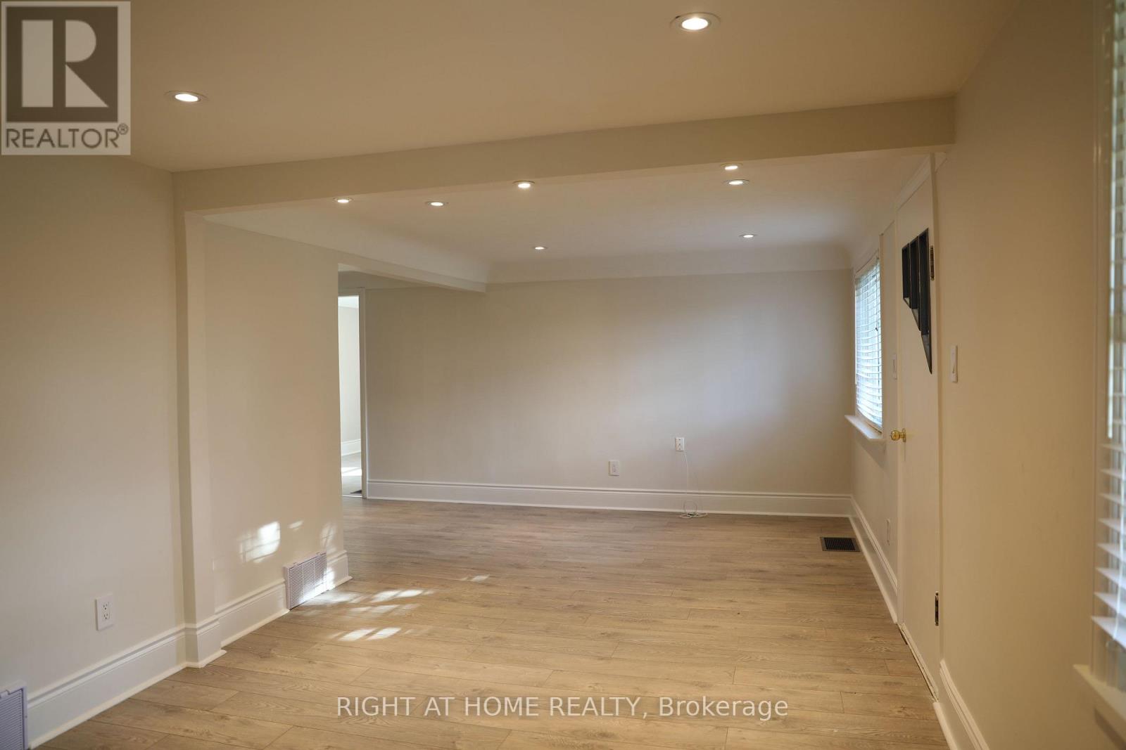 876 Queenston Road, Niagara-On-The-Lake, Ontario  L0S 1J0 - Photo 4 - X12583564