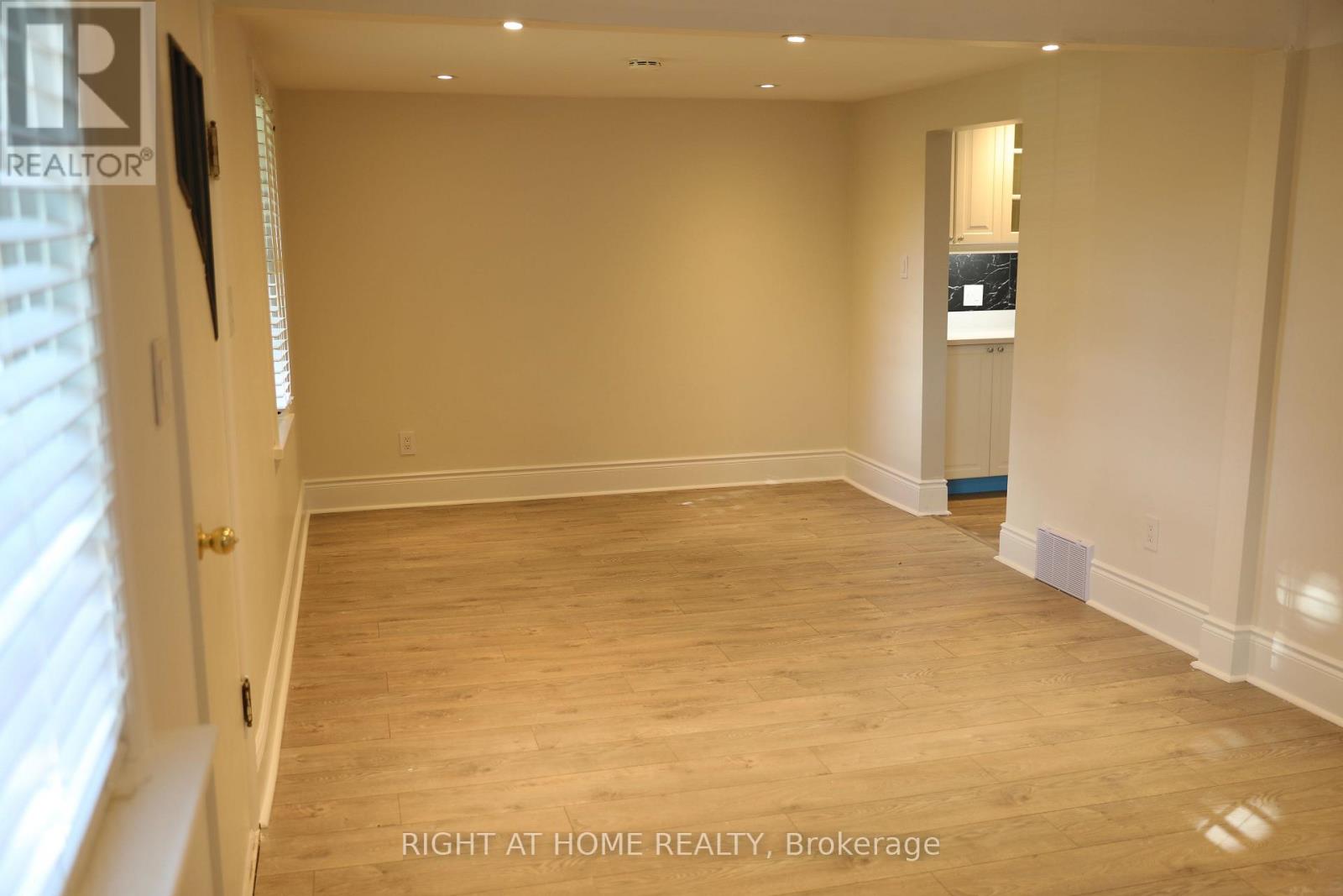 876 Queenston Road, Niagara-On-The-Lake, Ontario  L0S 1J0 - Photo 5 - X12583564