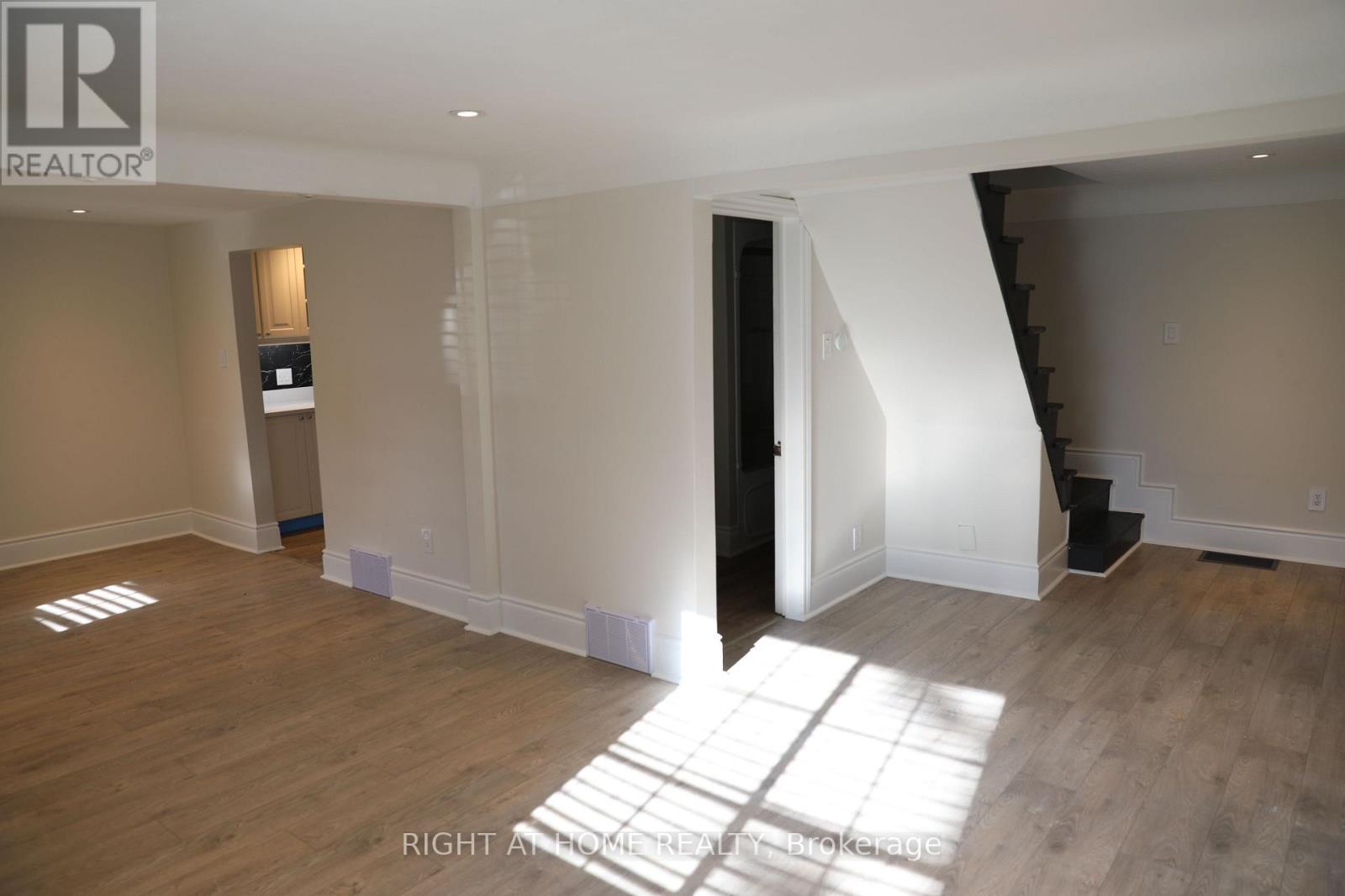 876 Queenston Road, Niagara-On-The-Lake, Ontario  L0S 1J0 - Photo 6 - X12583564