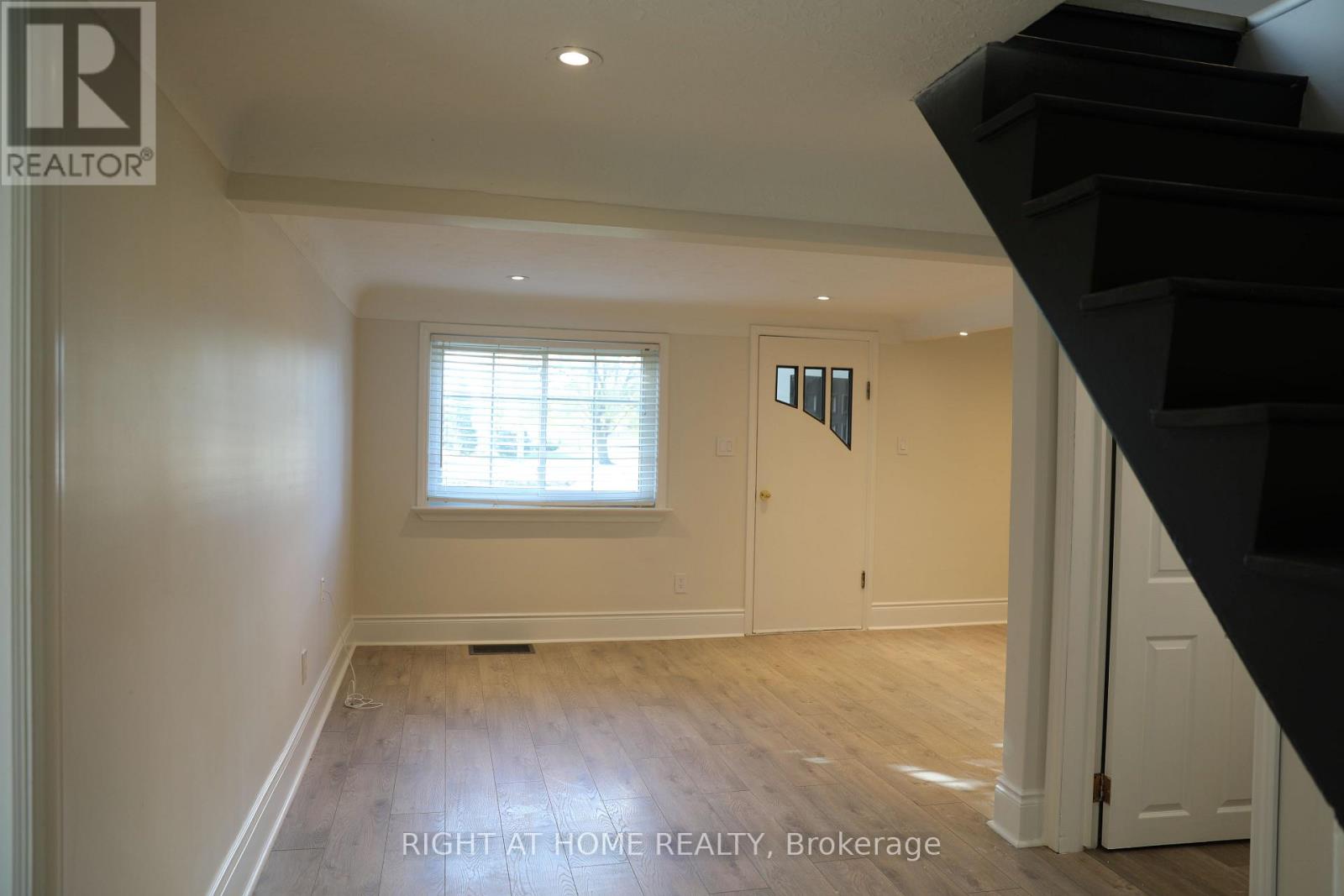 876 Queenston Road, Niagara-On-The-Lake, Ontario  L0S 1J0 - Photo 7 - X12583564