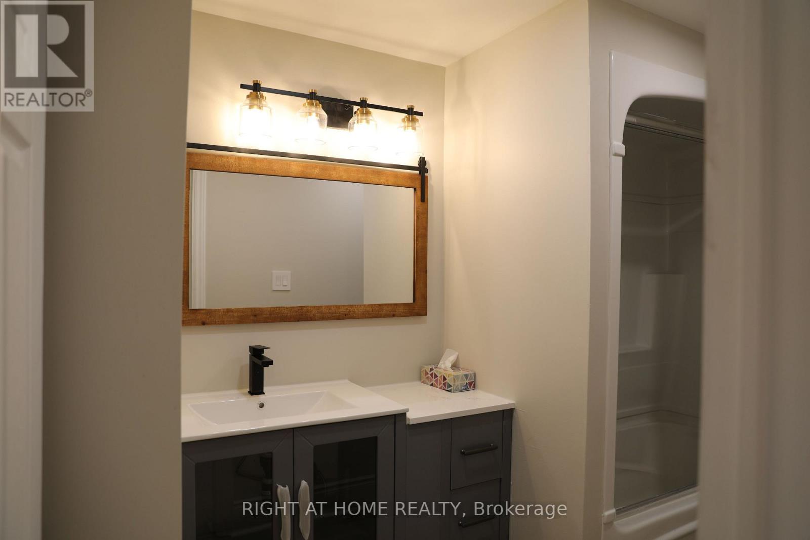 876 Queenston Road, Niagara-On-The-Lake, Ontario  L0S 1J0 - Photo 8 - X12583564