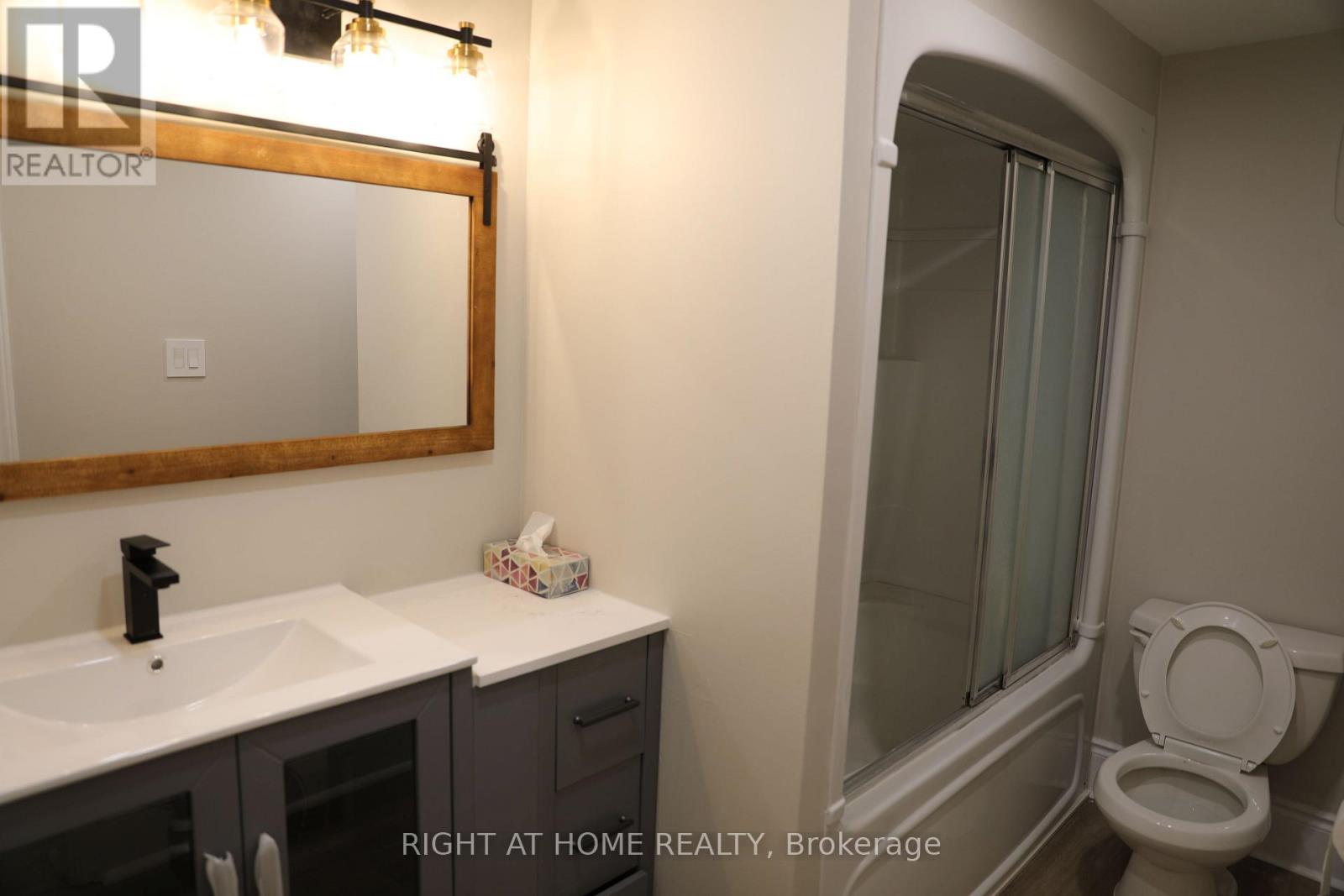 876 Queenston Road, Niagara-On-The-Lake, Ontario  L0S 1J0 - Photo 9 - X12583564