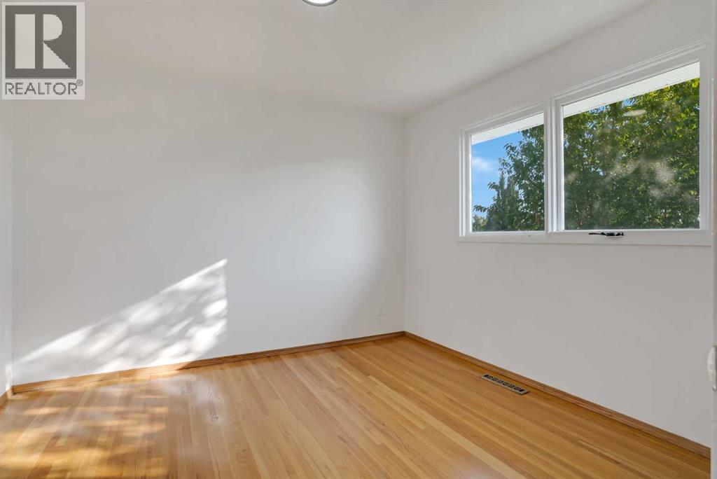 6014 37 Street Sw, Calgary, Alberta  T3E 5M7 - Photo 11 - A2262090