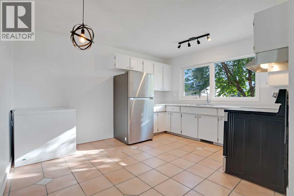 6014 37 Street Sw, Calgary, Alberta  T3E 5M7 - Photo 6 - A2262090