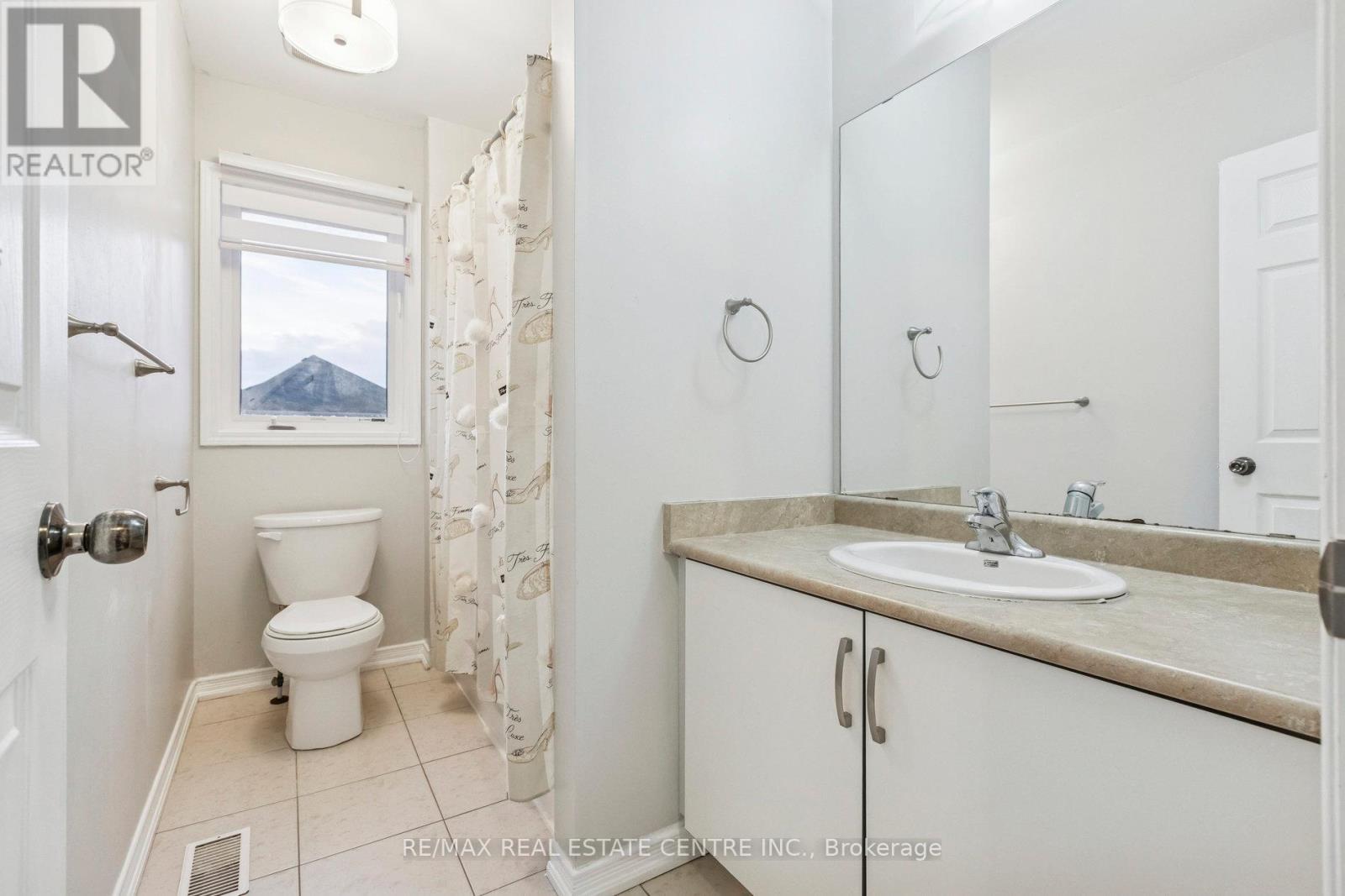 Upper Level - 16 Carroll Lane, Brantford, Ontario N3T 0J5 - Photo 38 - X12583088