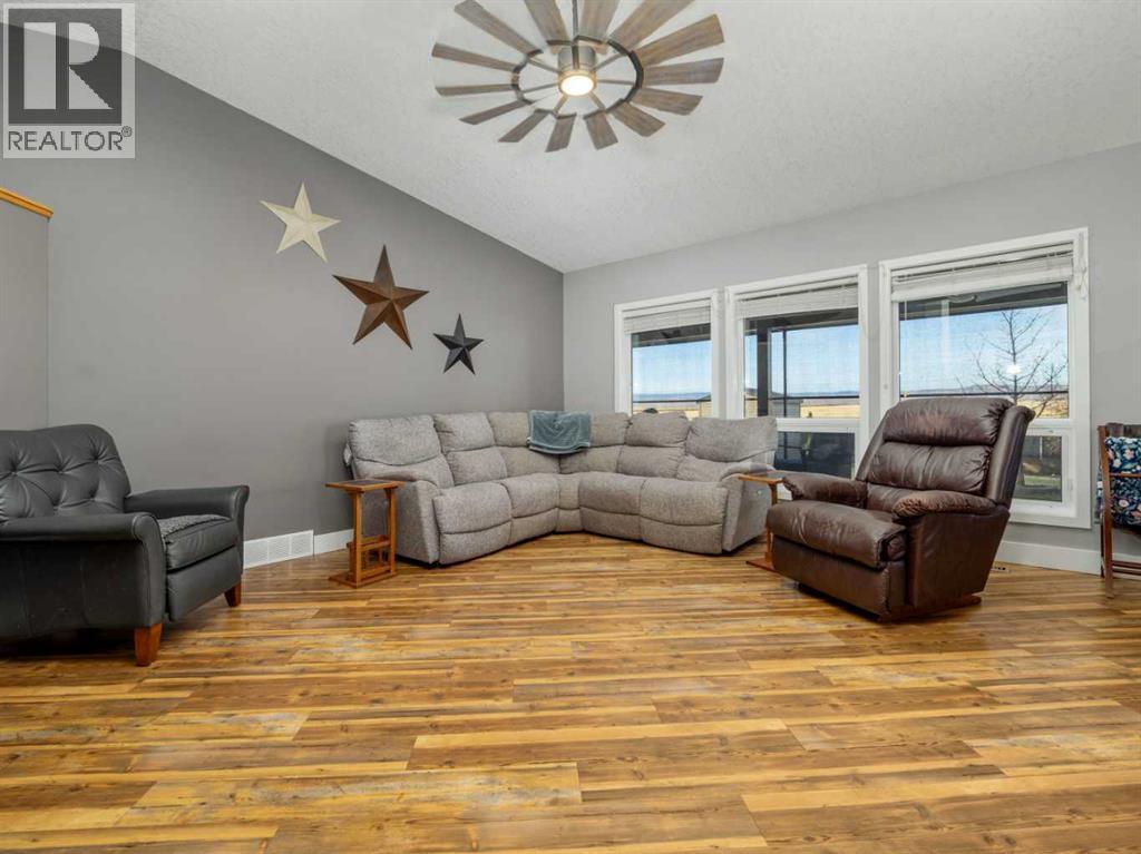 11 Link Spur, Claresholm, Alberta  T0L 0T0 - Photo 11 - A2271208