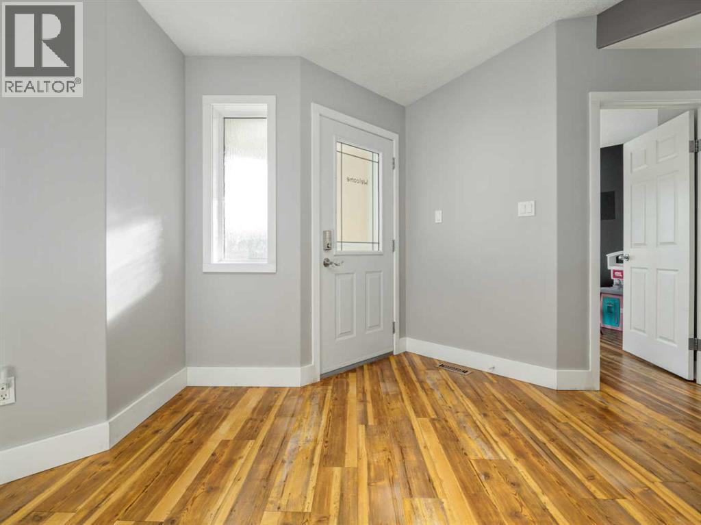 11 Link Spur, Claresholm, Alberta  T0L 0T0 - Photo 5 - A2271208