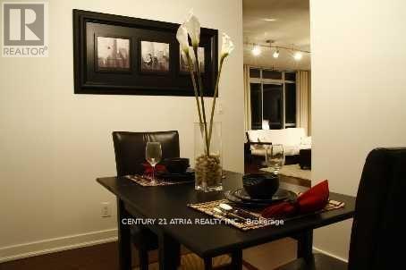 911 - 381 Front Street W, Toronto, Ontario  M5V 3R8 - Photo 2 - C12583644