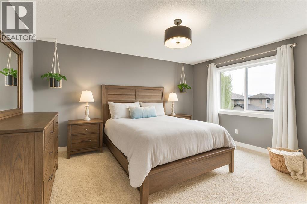 112 Kingsbridge Way, Airdrie, Alberta  T4B 0A9 - Photo 16 - A2267562