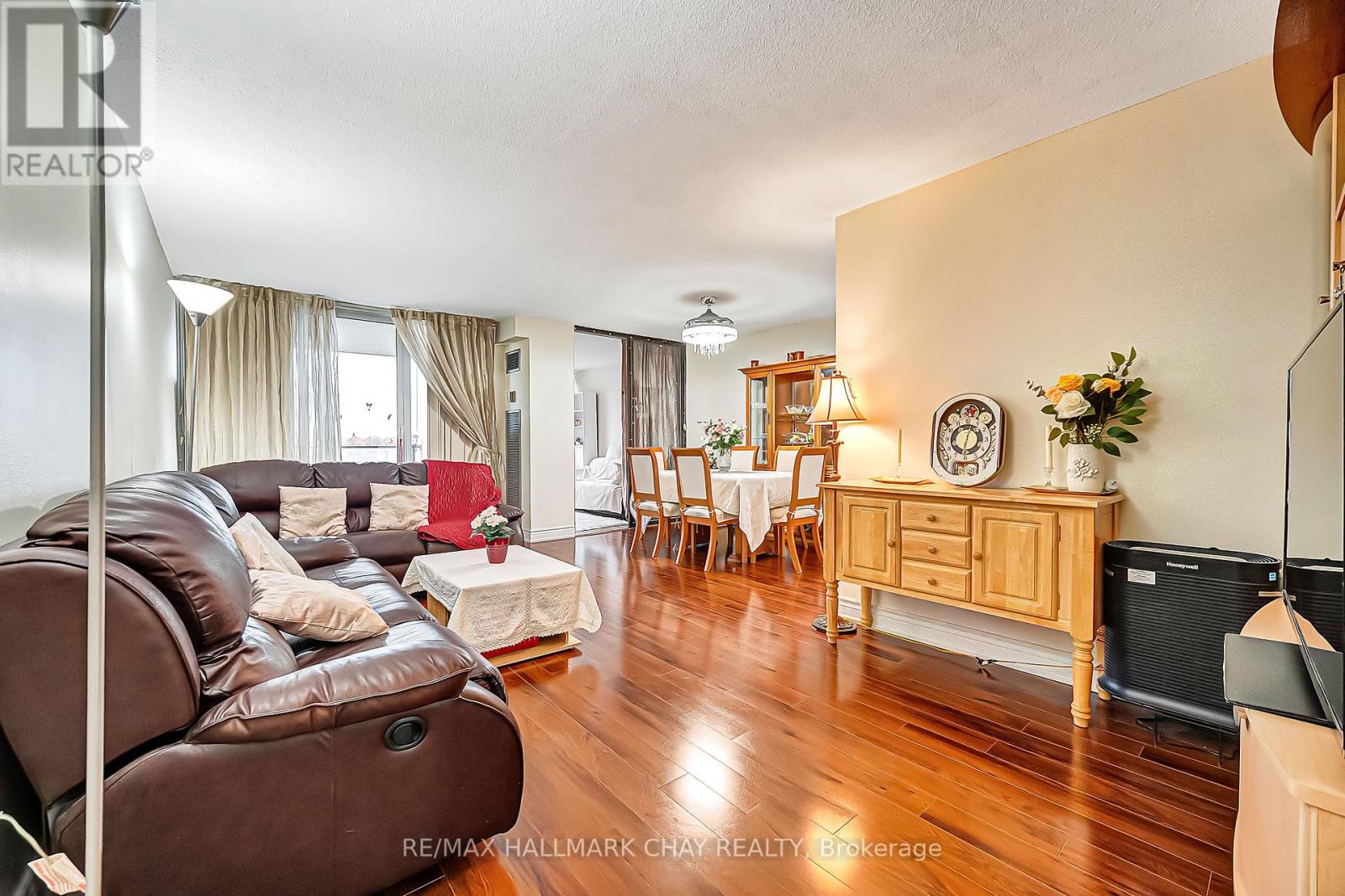 409 - 75 Emmett Avenue, Toronto, Ontario  M6M 5A7 - Photo 7 - W12583666
