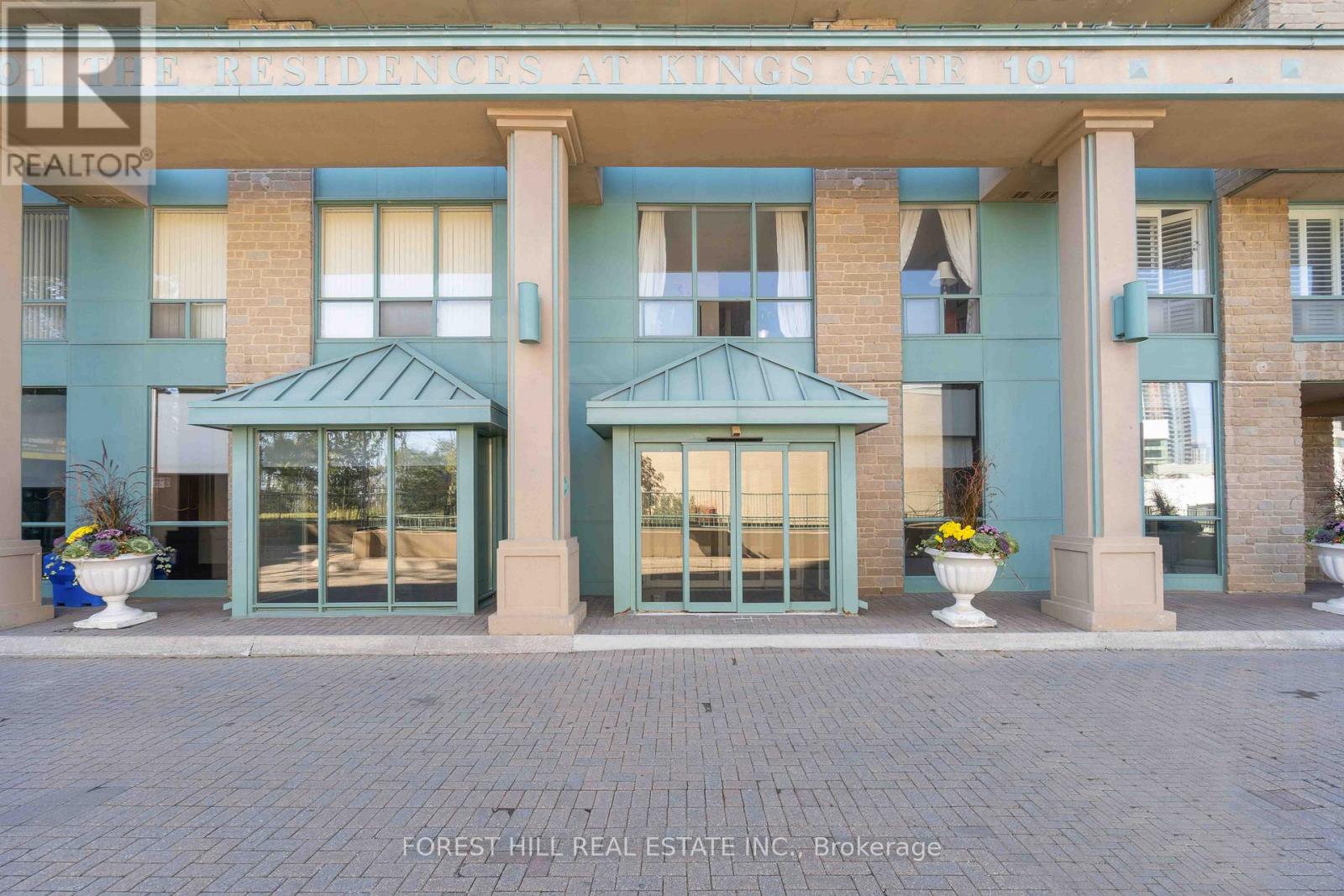 806 - 101 SUBWAY CRESCENT, Toronto, Ontario