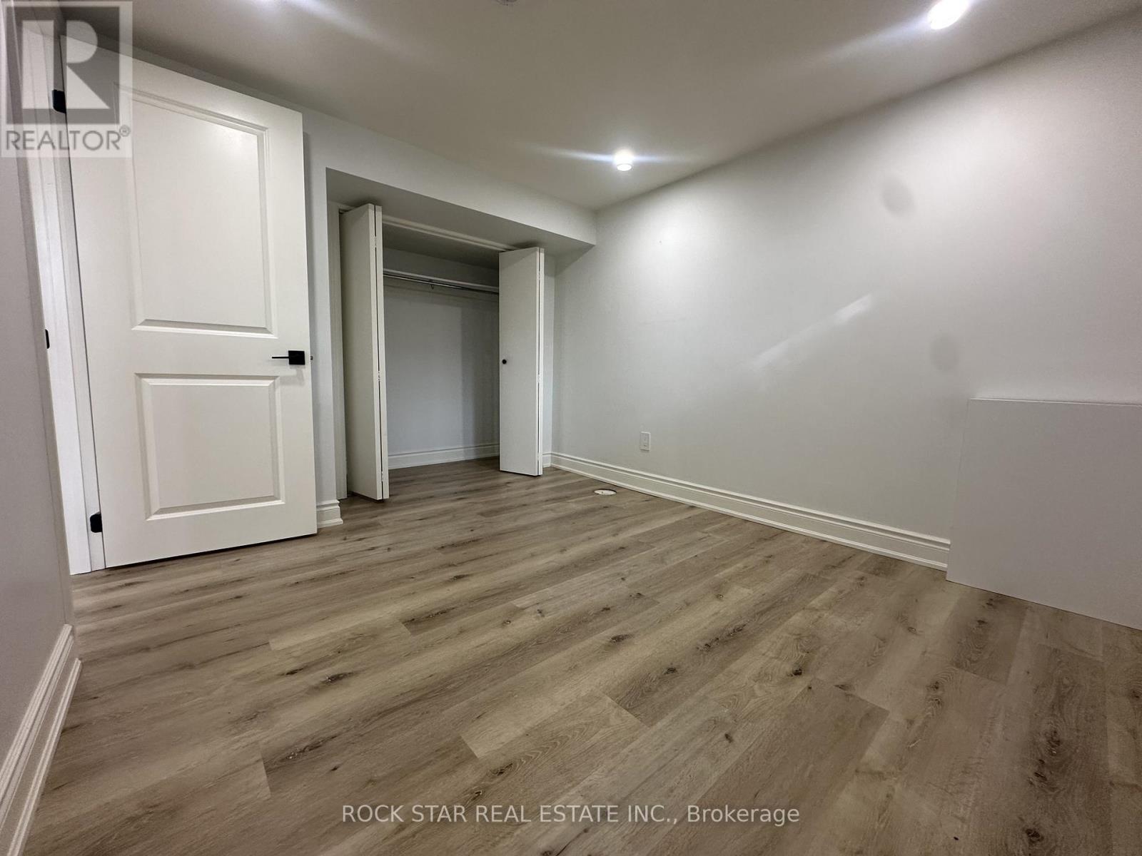 175 East 5th Street, Hamilton, Ontario  L9A 2Z7 - Photo 11 - X12583648