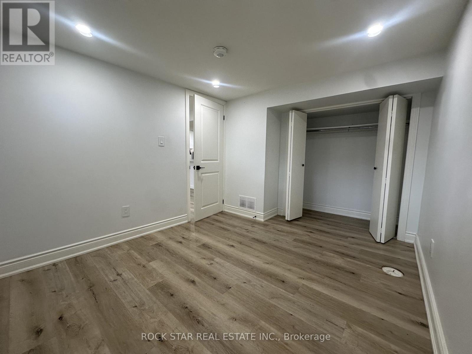 175 East 5th Street, Hamilton, Ontario  L9A 2Z7 - Photo 12 - X12583648