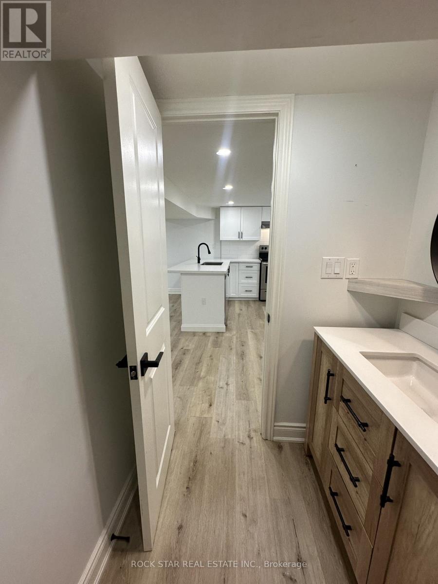 175 East 5th Street, Hamilton, Ontario  L9A 2Z7 - Photo 9 - X12583648