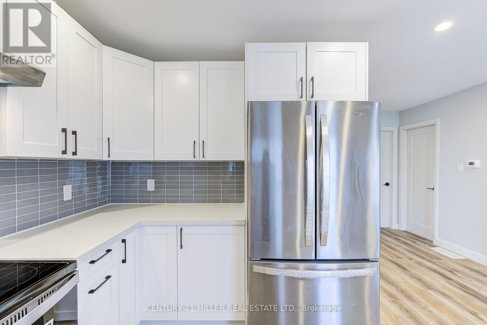 242 East 28th Street, Hamilton, Ontario  L8V 3J1 - Photo 11 - X12583662