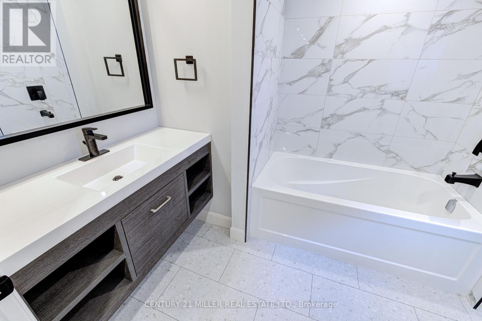 242 East 28th Street, Hamilton, Ontario  L8V 3J1 - Photo 26 - X12583662