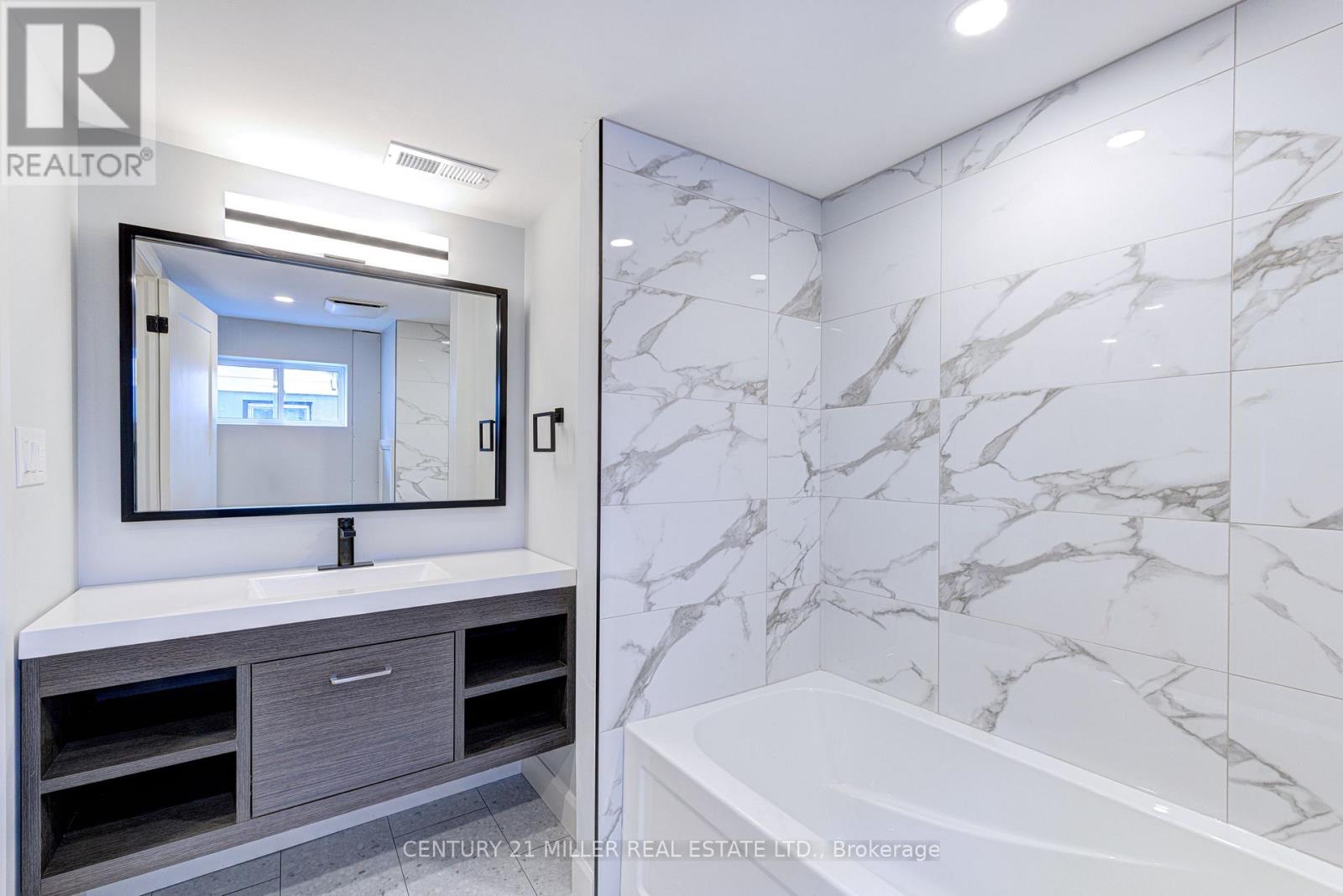 242 East 28th Street, Hamilton, Ontario  L8V 3J1 - Photo 27 - X12583662