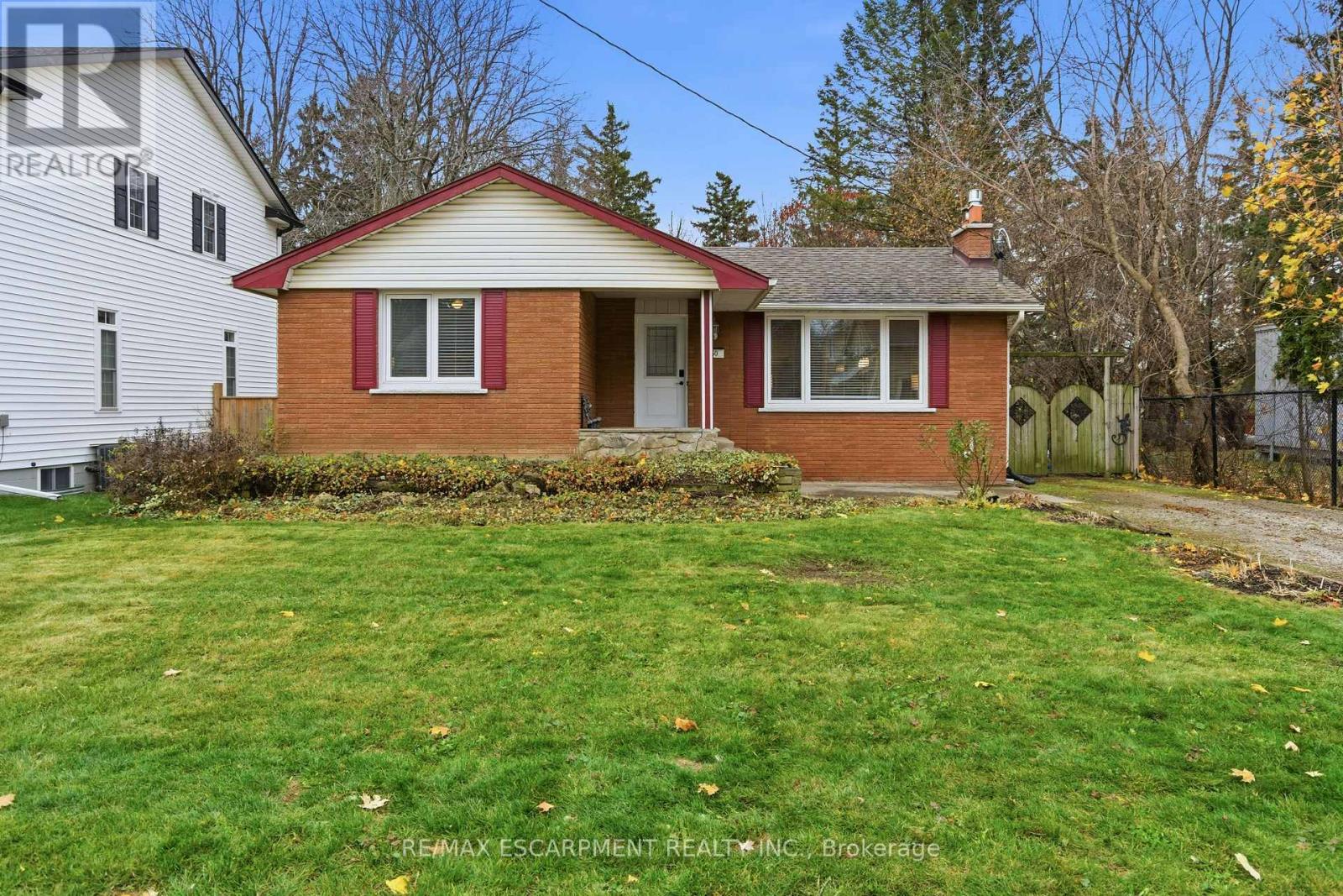 30 KELLY STREET, Hamilton, Ontario