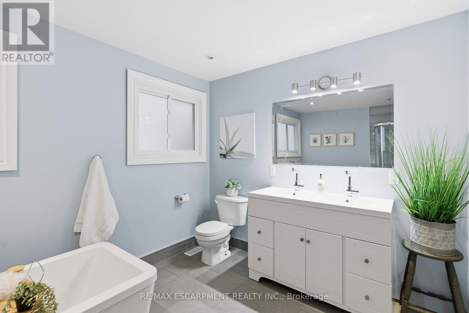 30 Kelly Street, Hamilton, Ontario  L0R 2H0 - Photo 21 - X12583676