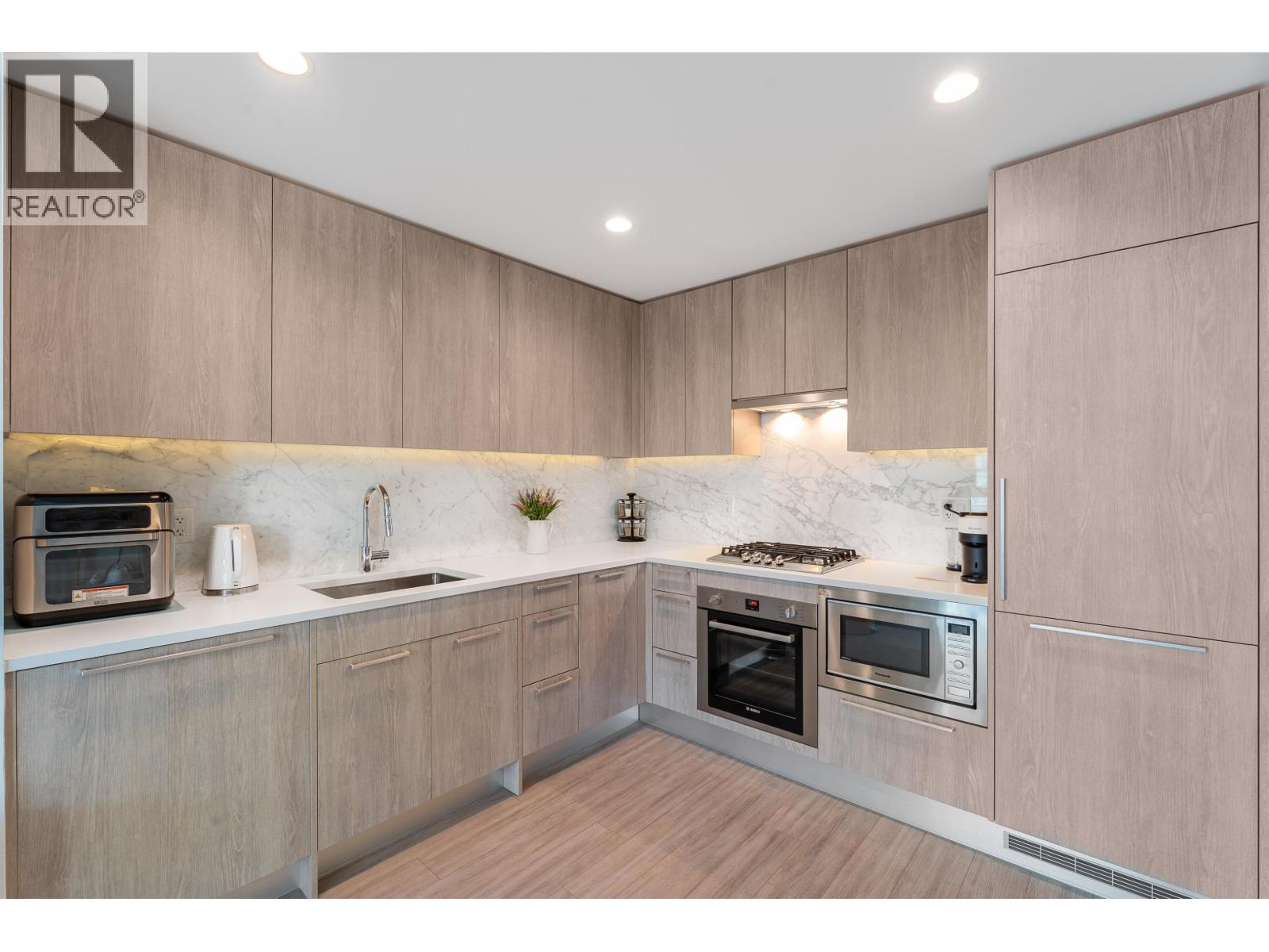 807 6398 Silver Avenue, Burnaby, British Columbia  V5H 0K7 - Photo 4 - R3070767