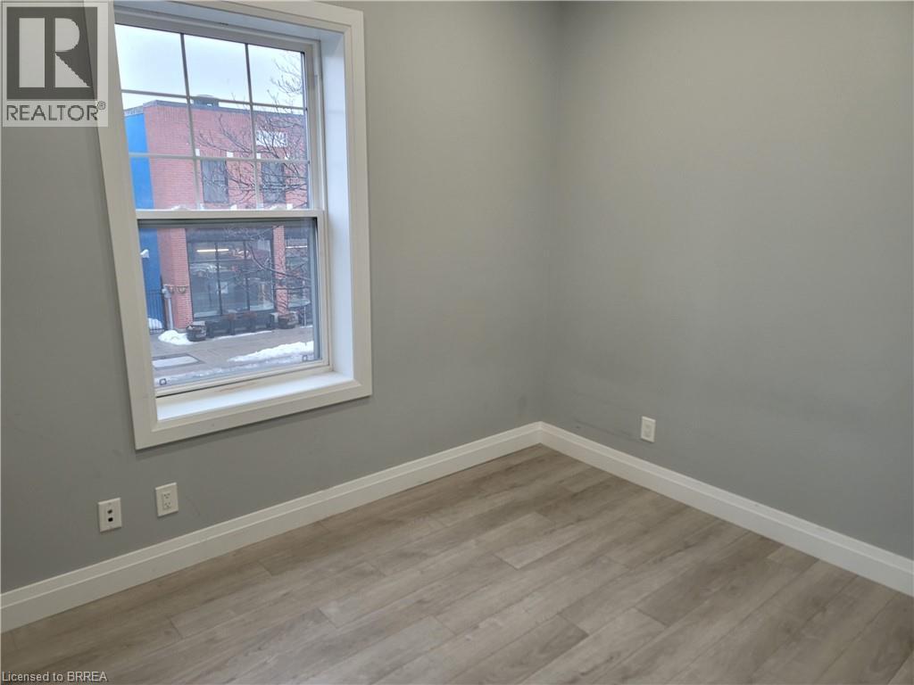 427 Colborne Street, Brantford, Ontario  N3S 3N5 - Photo 3 - 40791074