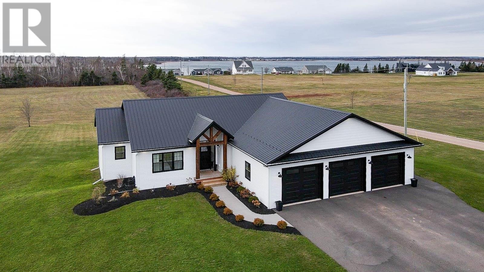 137 Macmillan Point, York, Prince Edward Island  C0A 1P0 - Photo 2 - 202528695