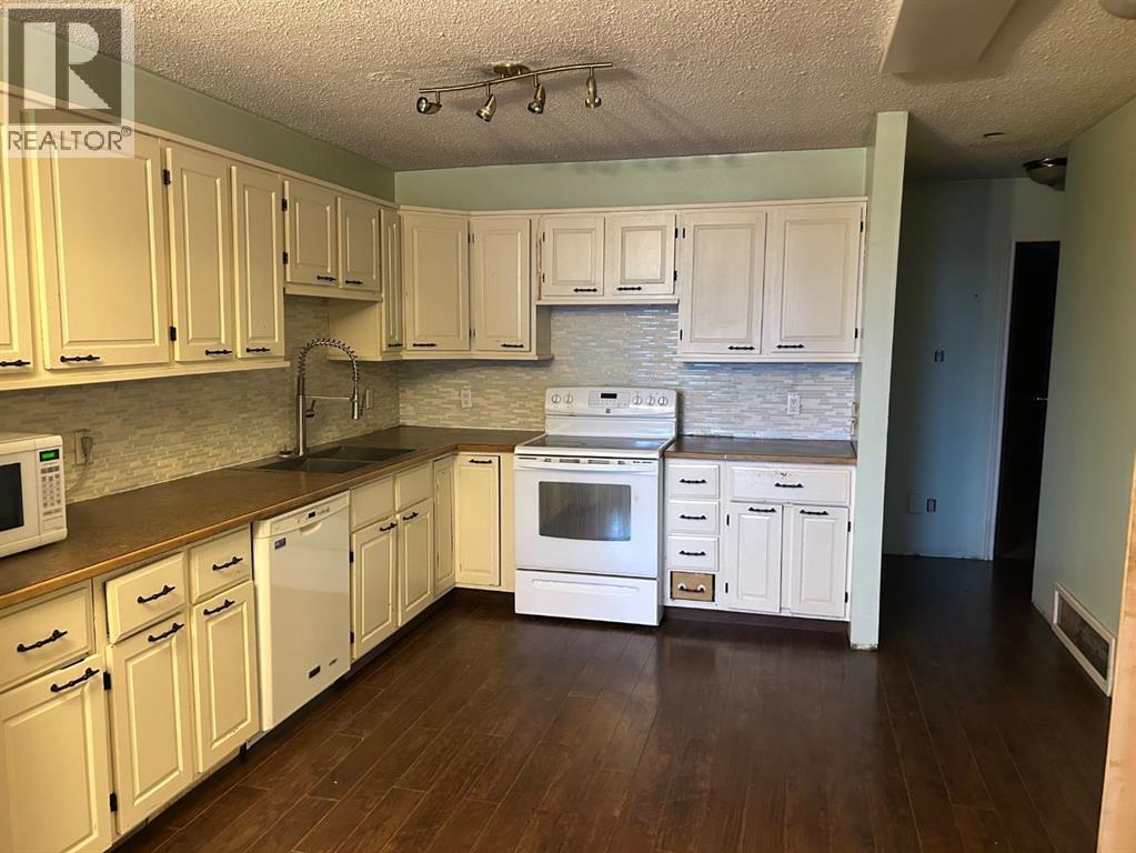 4544 46 Avenue, Rocky Mountain House, Alberta  T4T 1A2 - Photo 6 - A2249106