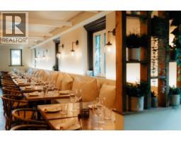 1906 Haro Street, Vancouver, Ca