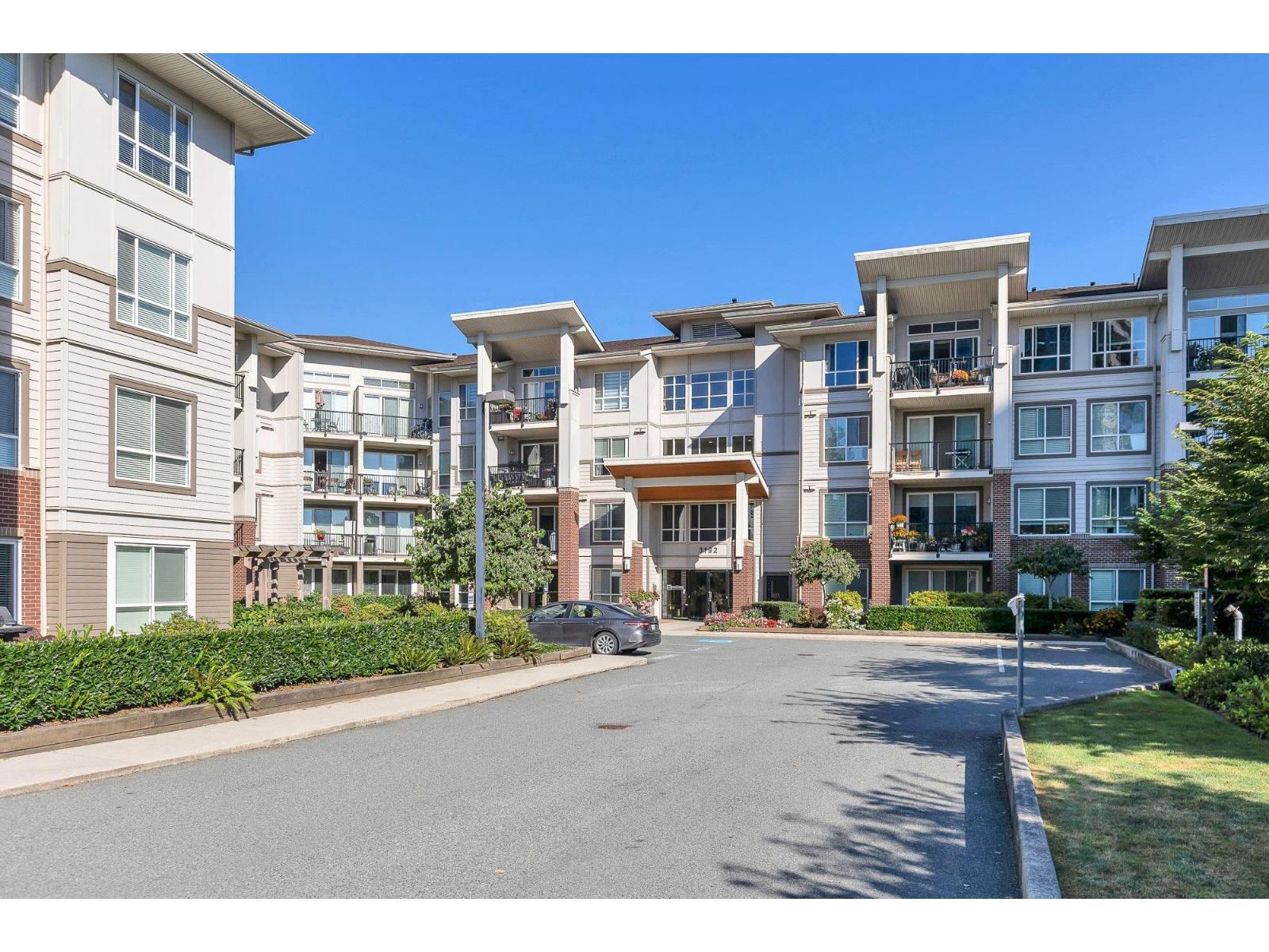 405 3192 Gladwin Road, Abbotsford, British Columbia  V2T 6M9 - Photo 3 - R3070028